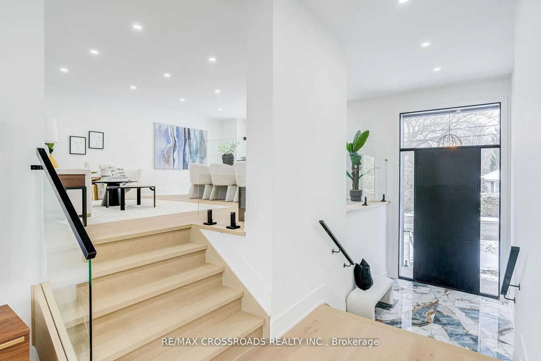 Photo 5 of 642 Annland Street, Pickering, Bay Ridges — HOMEH