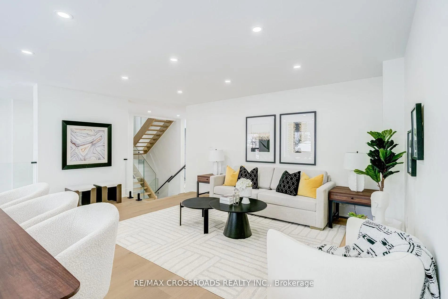 Photo 13 of 642 Annland Street, Pickering, Bay Ridges — HOMEH