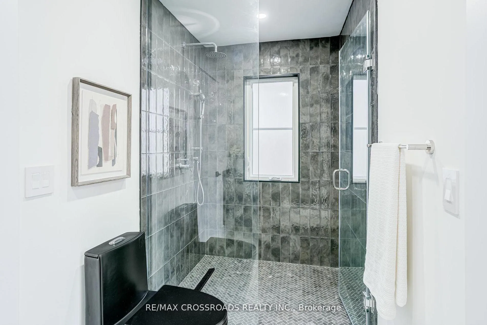 Photo 33 of 642 Annland Street, Pickering, Bay Ridges — HOMEH