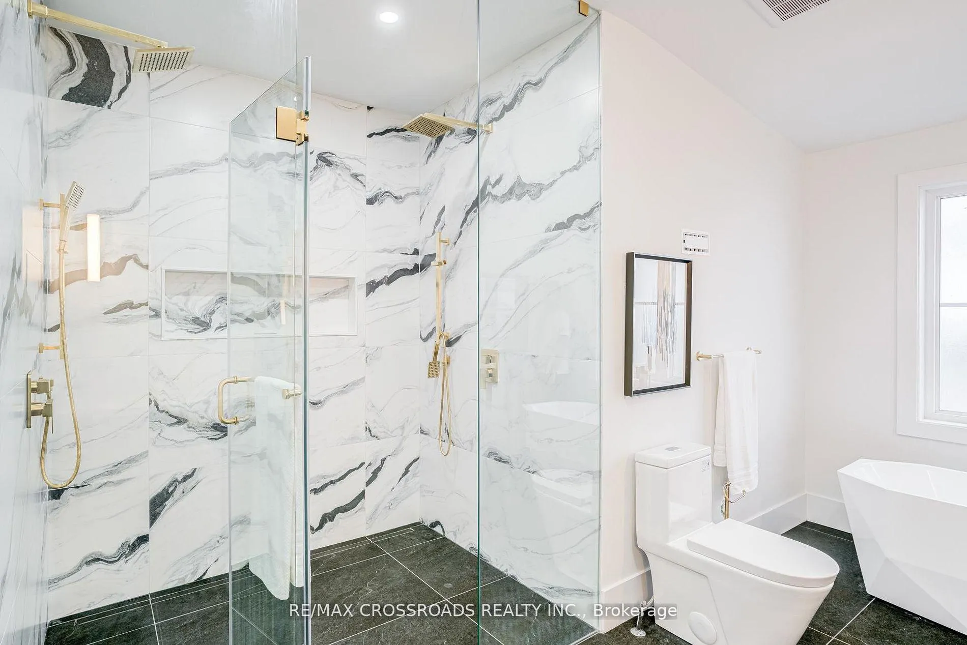Photo 41 of 642 Annland Street, Pickering, Bay Ridges — HOMEH