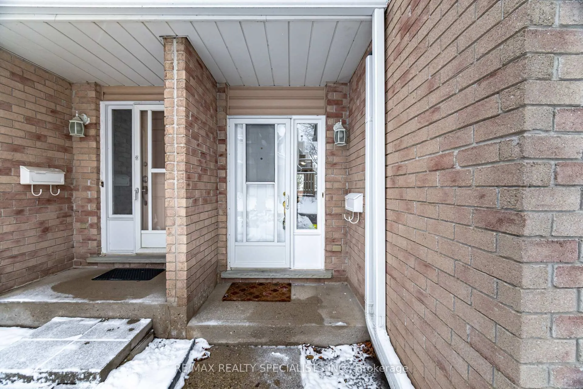 Photo 2 of Unit 11, 205 Highland Crescent, Kitchener, Victoria Hills — HOMEH