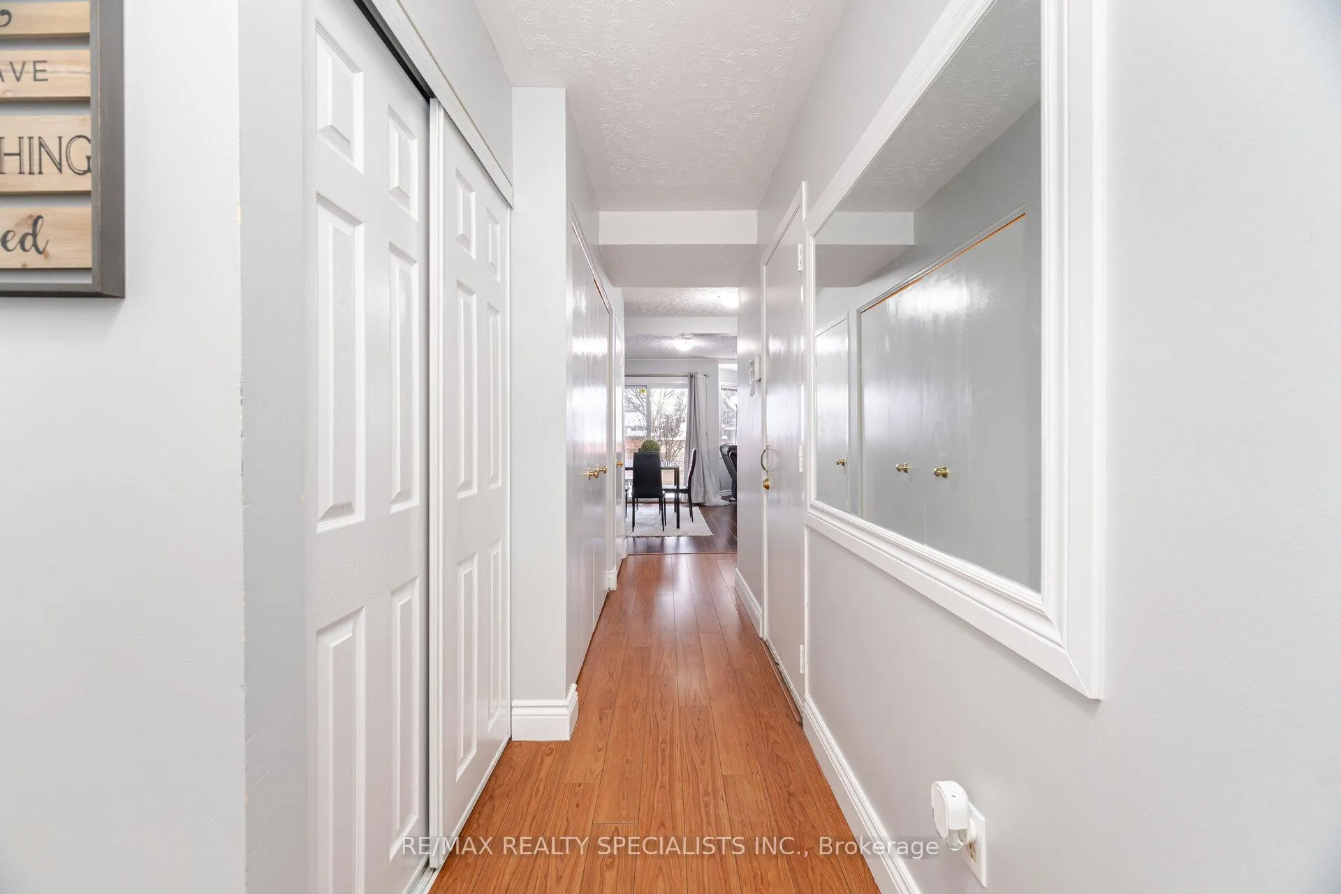 Photo 4 of Unit 11, 205 Highland Crescent, Kitchener, Victoria Hills — HOMEH