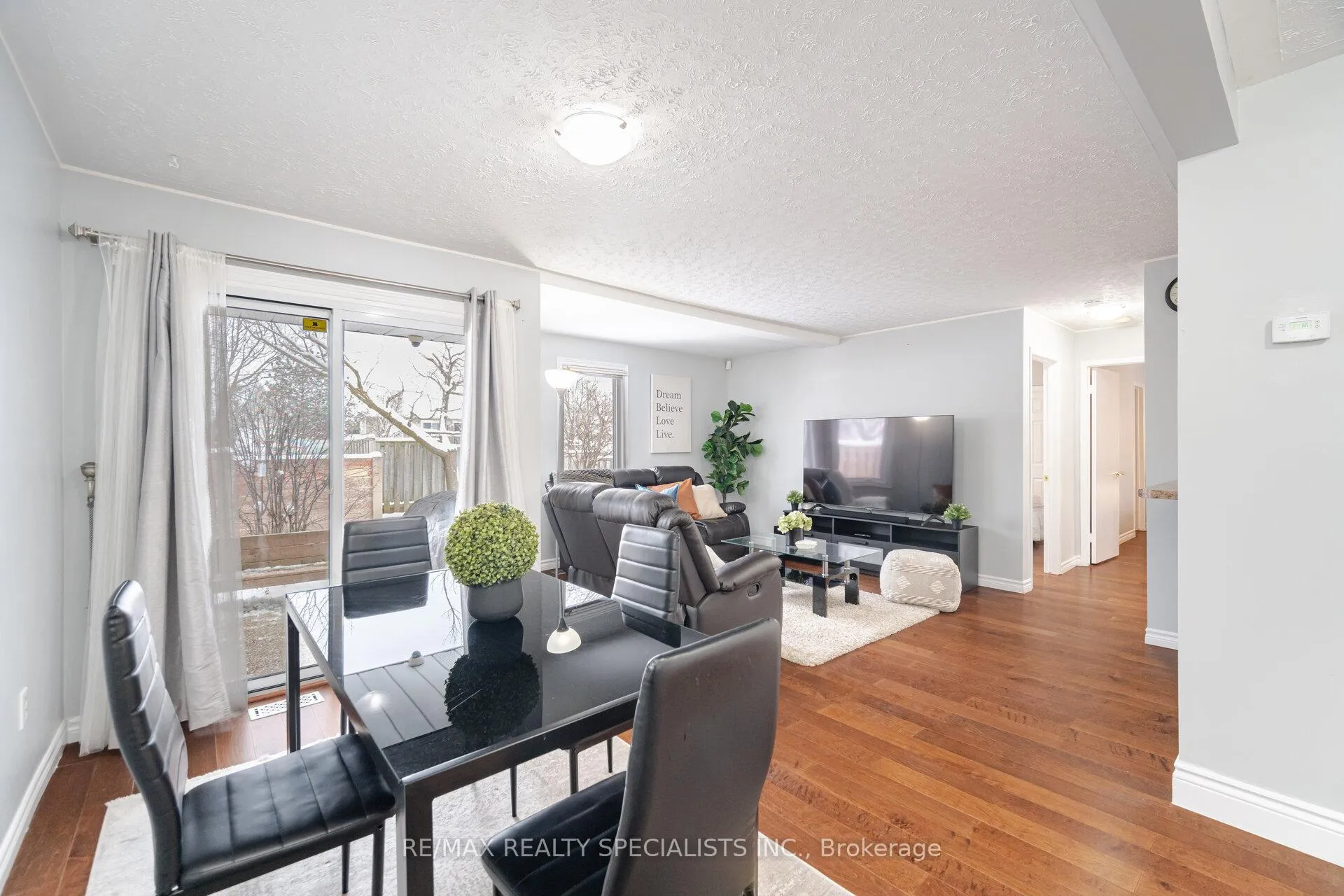 Photo 12 of Unit 11, 205 Highland Crescent, Kitchener, Victoria Hills — HOMEH