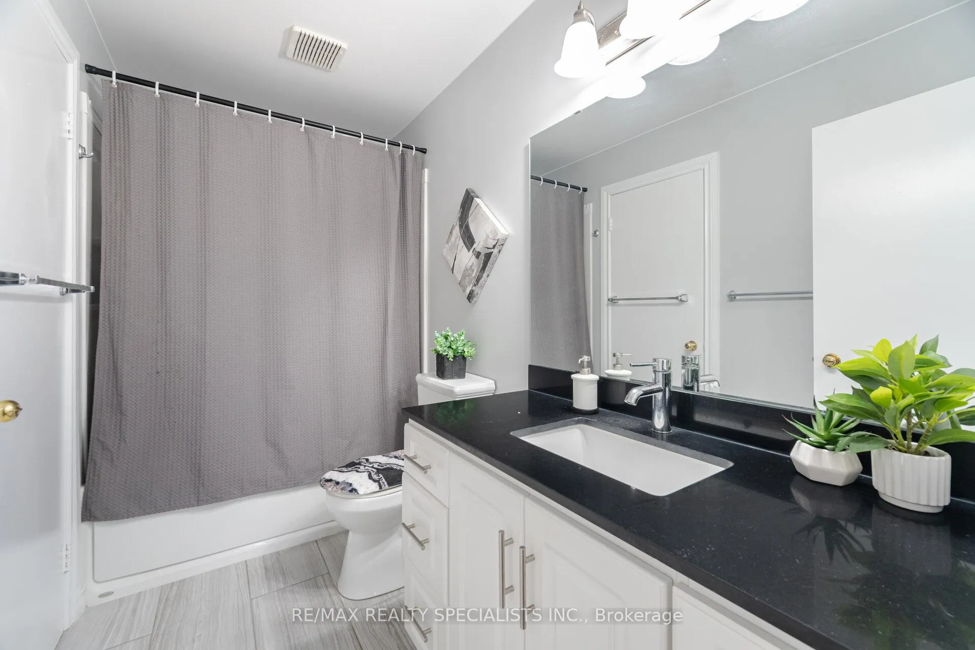 Photo 23 of Unit 11, 205 Highland Crescent, Kitchener, Victoria Hills — HOMEH
