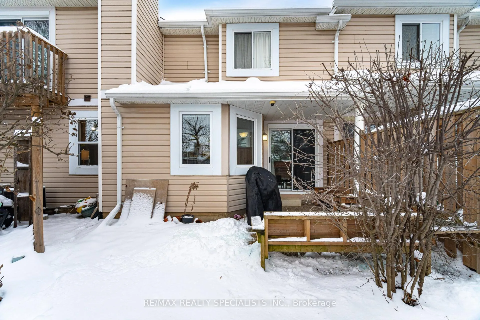 Photo 28 of Unit 11, 205 Highland Crescent, Kitchener, Victoria Hills — HOMEH