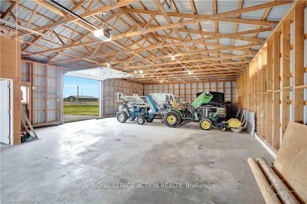 Photo 5 of 266 No 6 School Road, Brantford — HOMEH