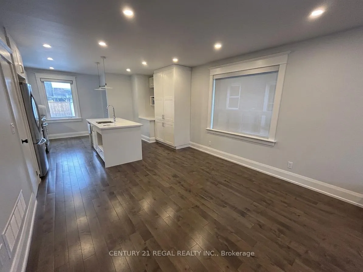 Photo 3 of 40 Glebeholme Boulevard, Toronto, Danforth — HOMEH