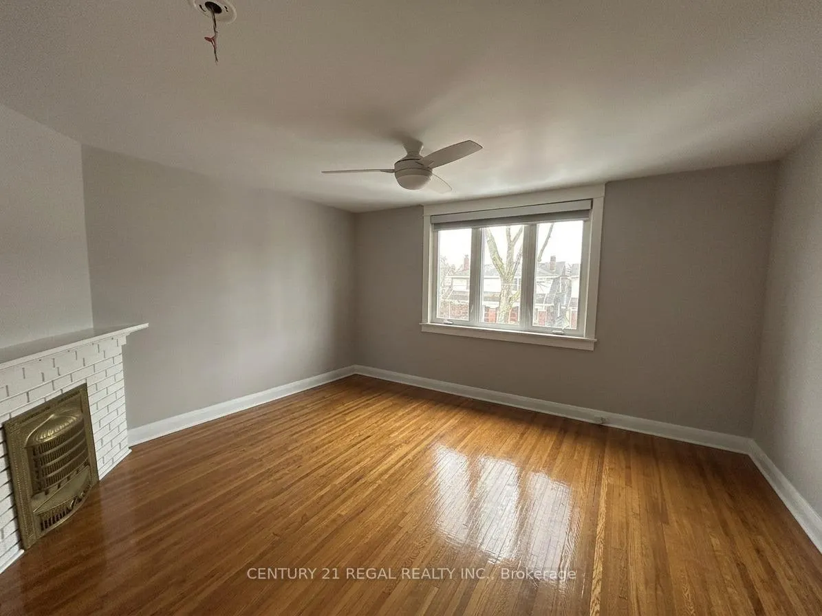Photo 11 of 40 Glebeholme Boulevard, Toronto, Danforth — HOMEH