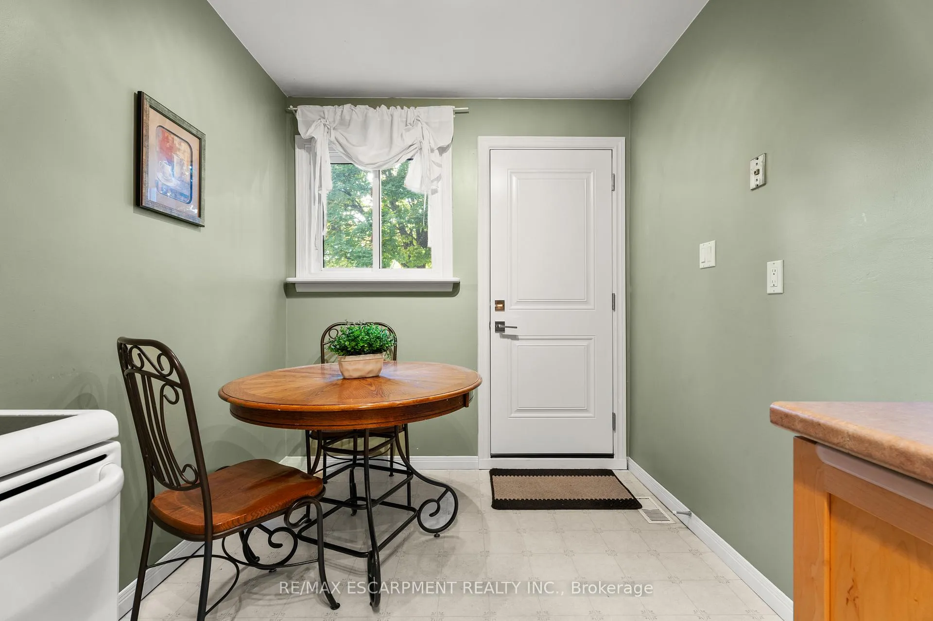 Photo 9 of Unit N1, 444 Stone Church Road W, Hamilton, Gilkson — HOMEH