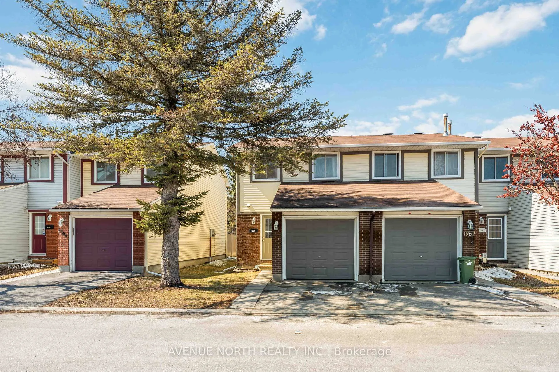 Photo 1 of 1964 Garden Park Lane, Ottawa, Blackburn Hamlet (South) — HOMEH