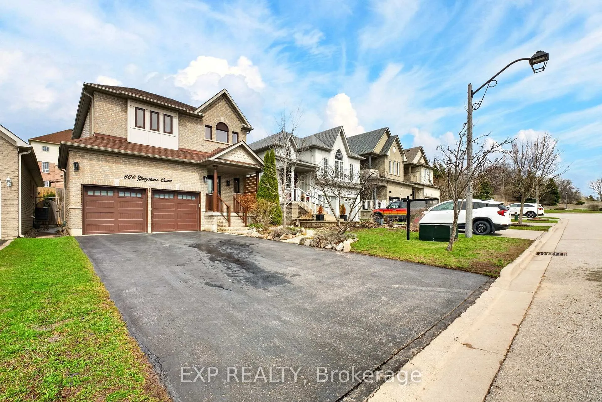 Photo 1 of 808 Greystone Court E, Oshawa, Pinecrest — HOMEH
