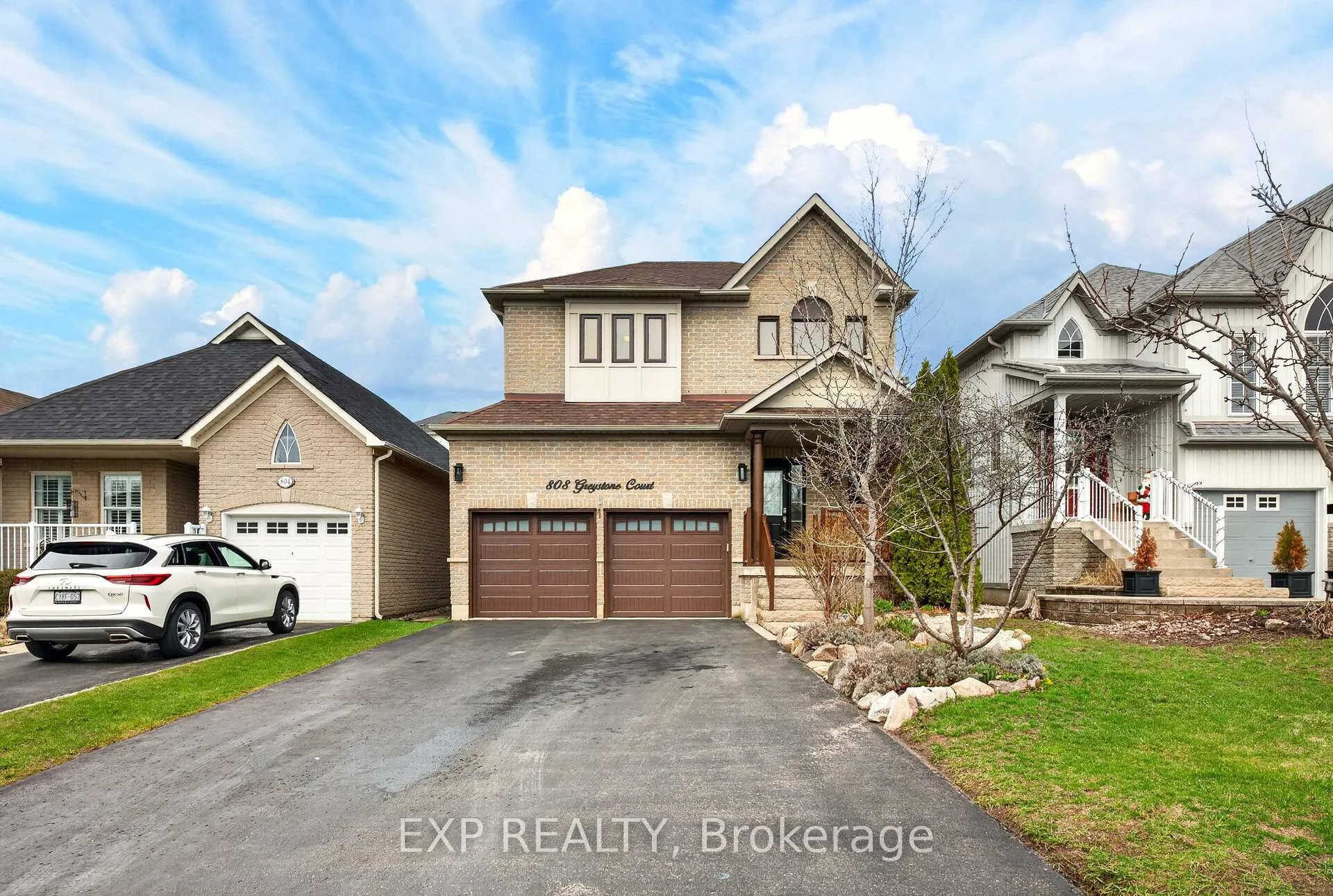 Photo 2 of 808 Greystone Court E, Oshawa, Pinecrest — HOMEH