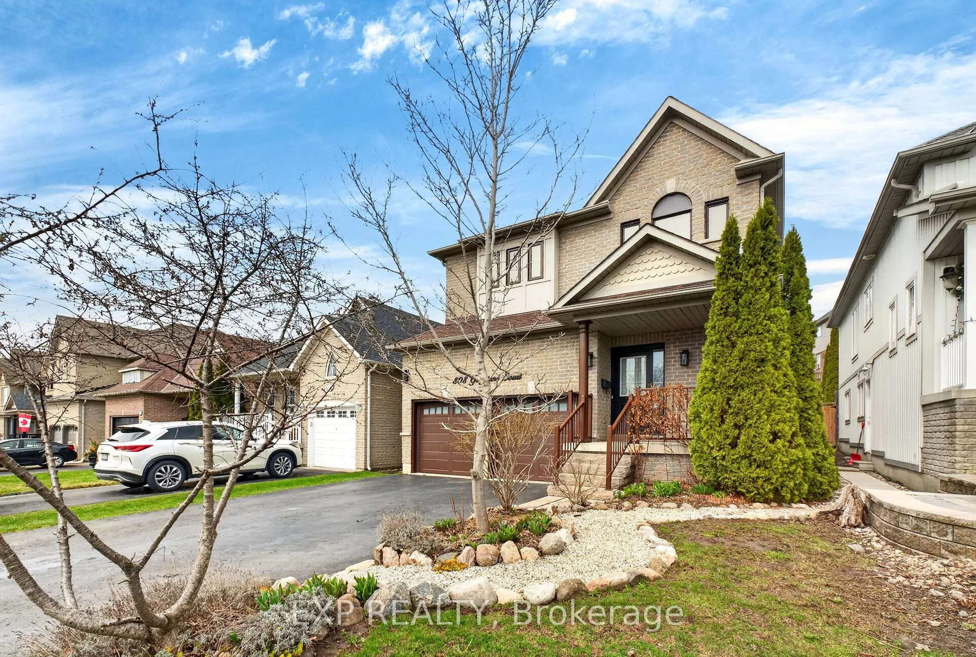 Photo 3 of 808 Greystone Court E, Oshawa, Pinecrest — HOMEH