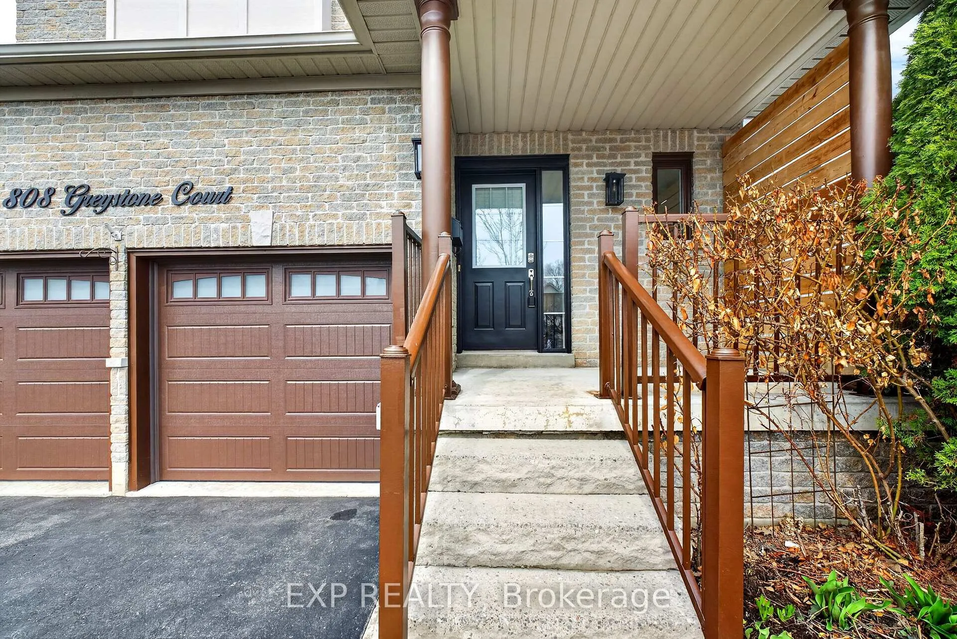 Photo 4 of 808 Greystone Court E, Oshawa, Pinecrest — HOMEH