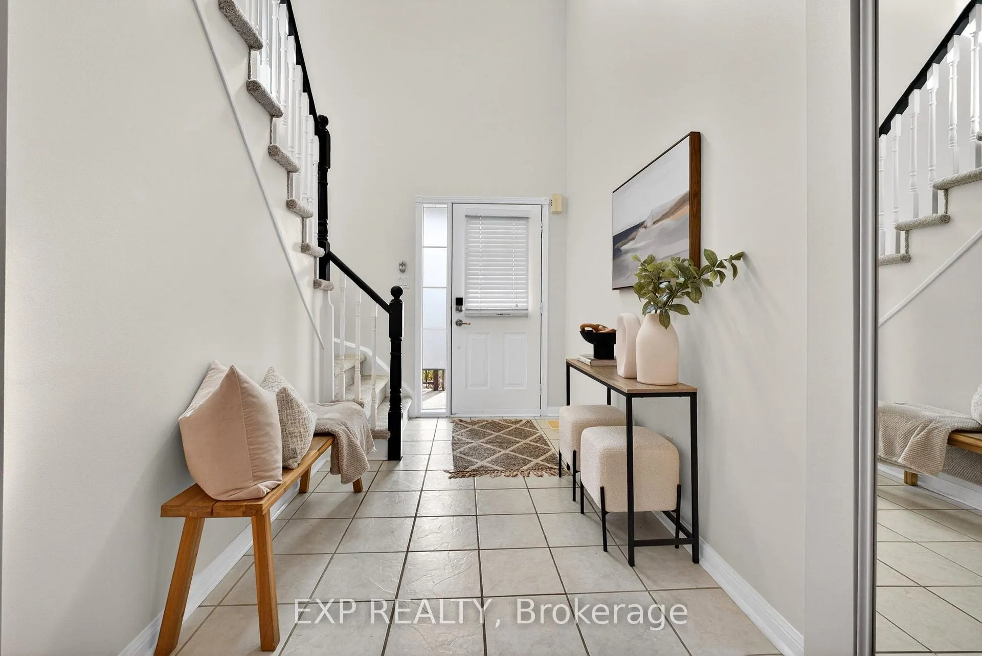 Photo 5 of 808 Greystone Court E, Oshawa, Pinecrest — HOMEH