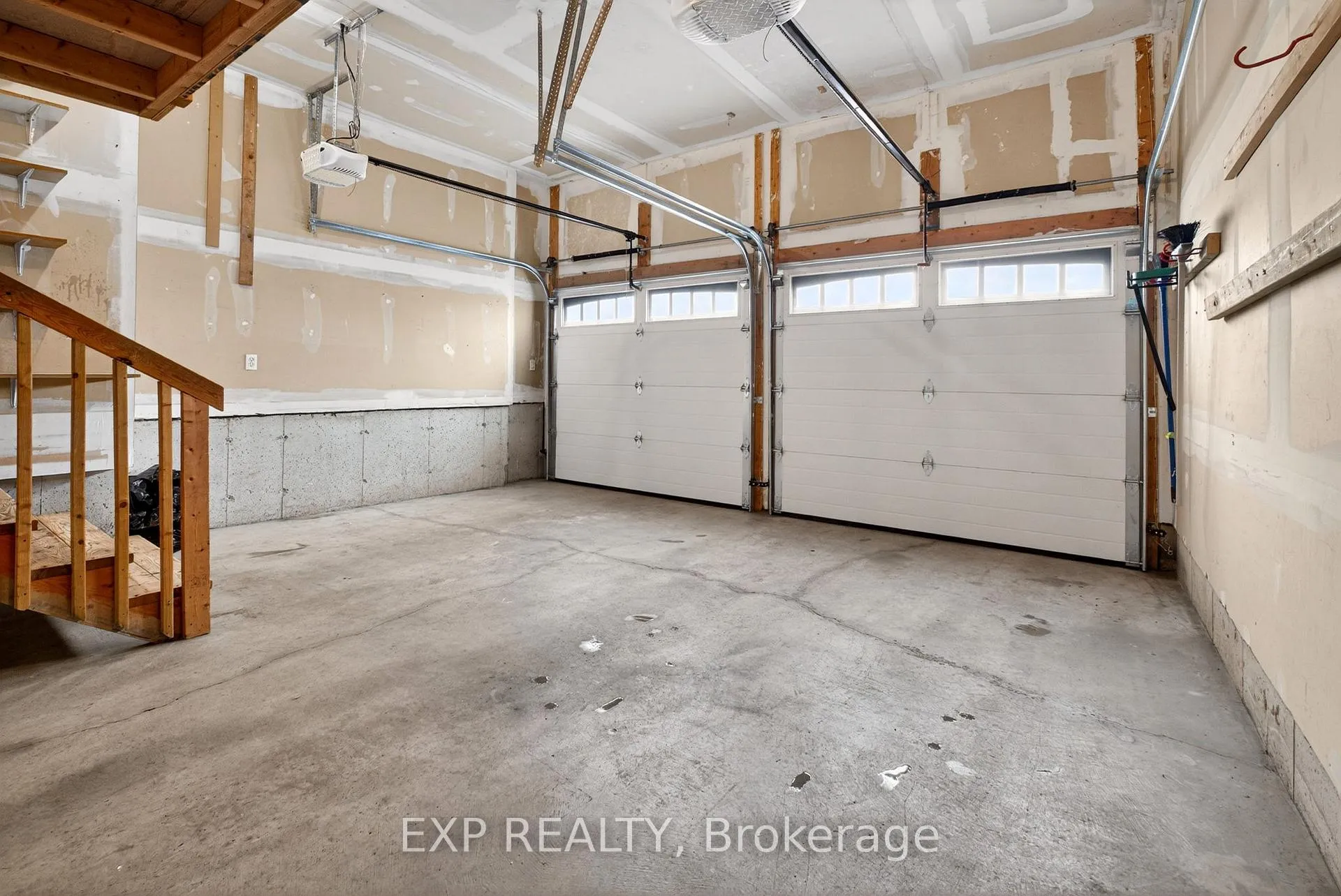 Photo 50 of 808 Greystone Court E, Oshawa, Pinecrest — HOMEH