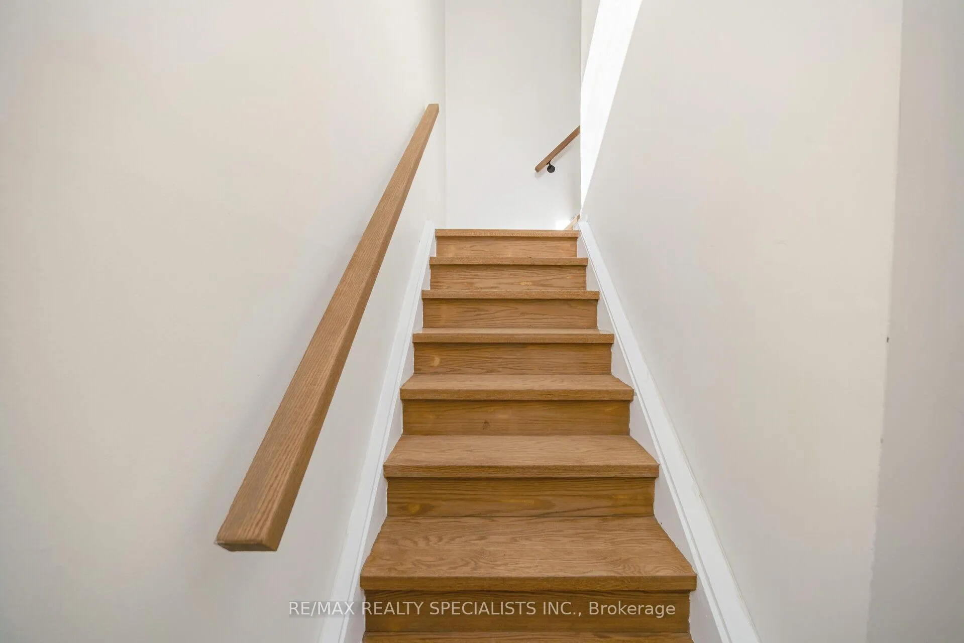 Photo 25 of 9 Wayne Nicol Drive, Brampton, Northwood Park — HOMEH