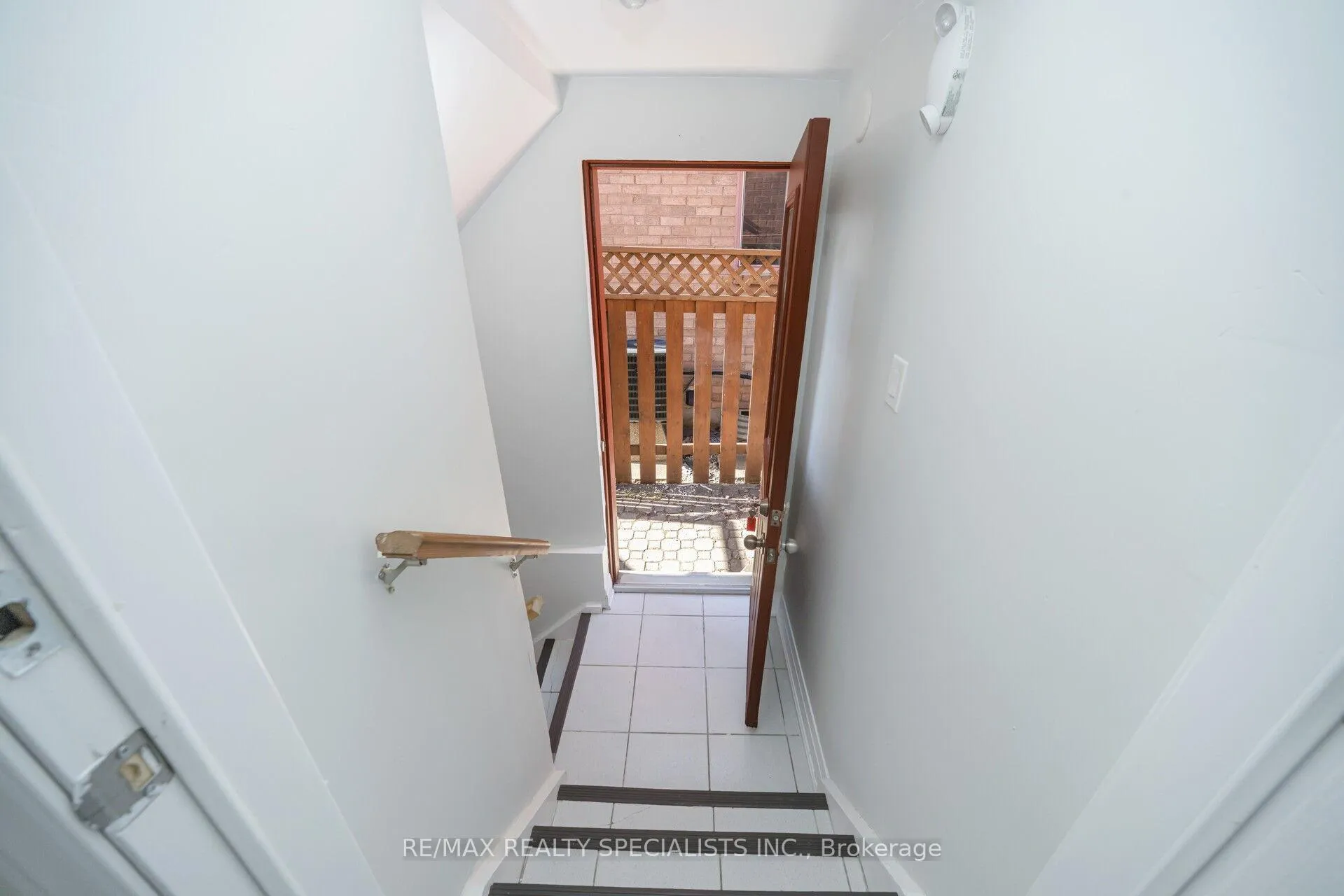 Photo 33 of 9 Wayne Nicol Drive, Brampton, Northwood Park — HOMEH