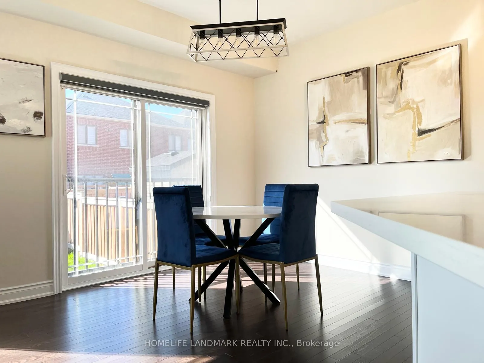 Photo 7 of 43 Lorne Thomas Place Lorne Thomas Place, New Tecumseth, Rural New Tecumseth — HOMEH