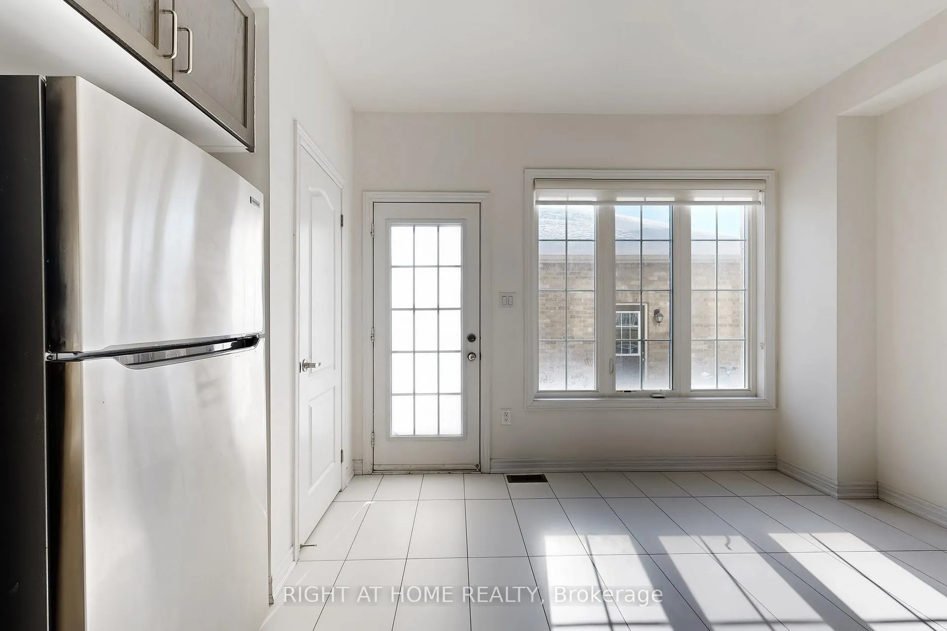 Photo 9 of 553 White's Hill Avenue, Markham, Cornell — HOMEH