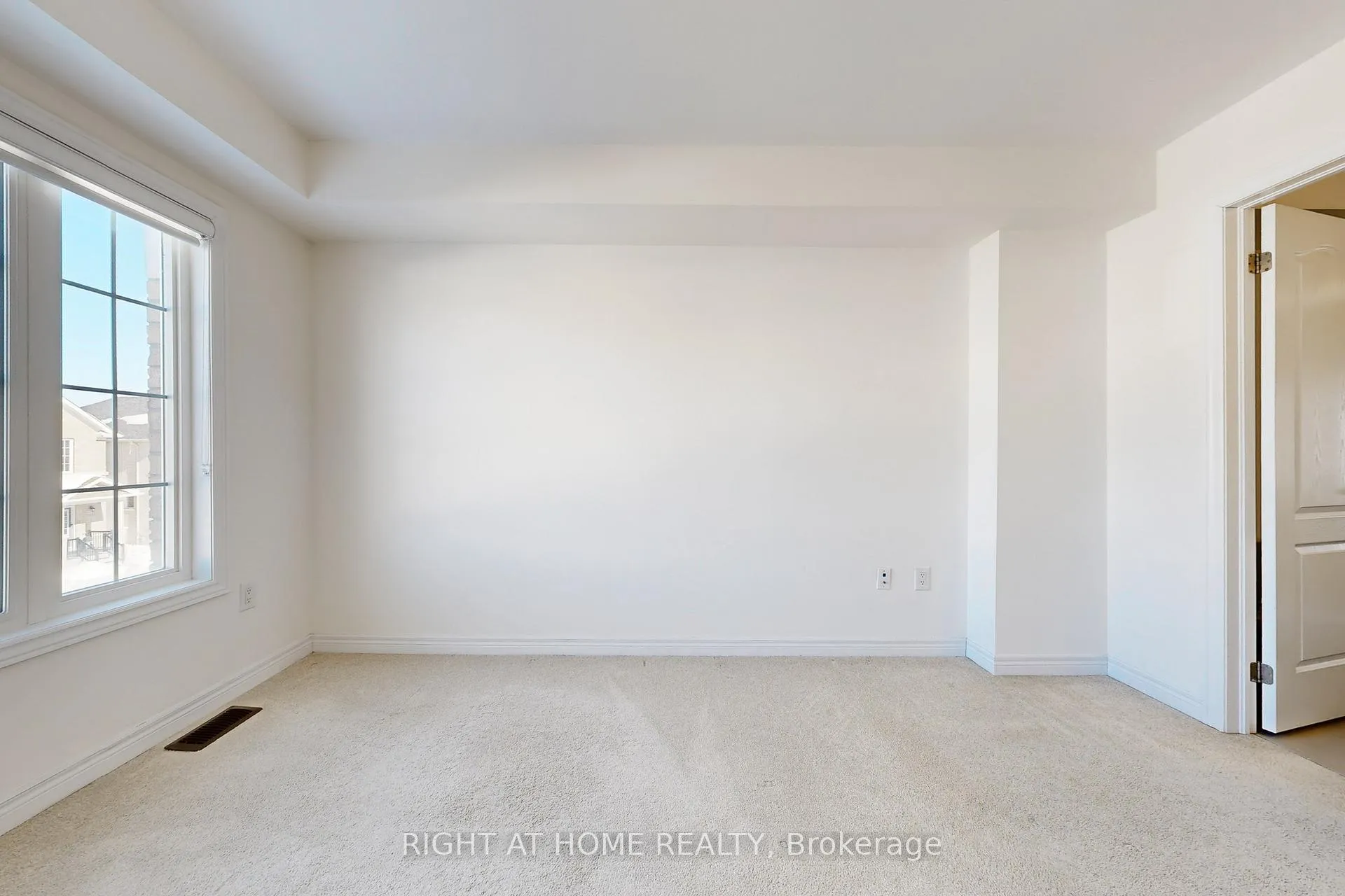 Photo 16 of 553 White's Hill Avenue, Markham, Cornell — HOMEH