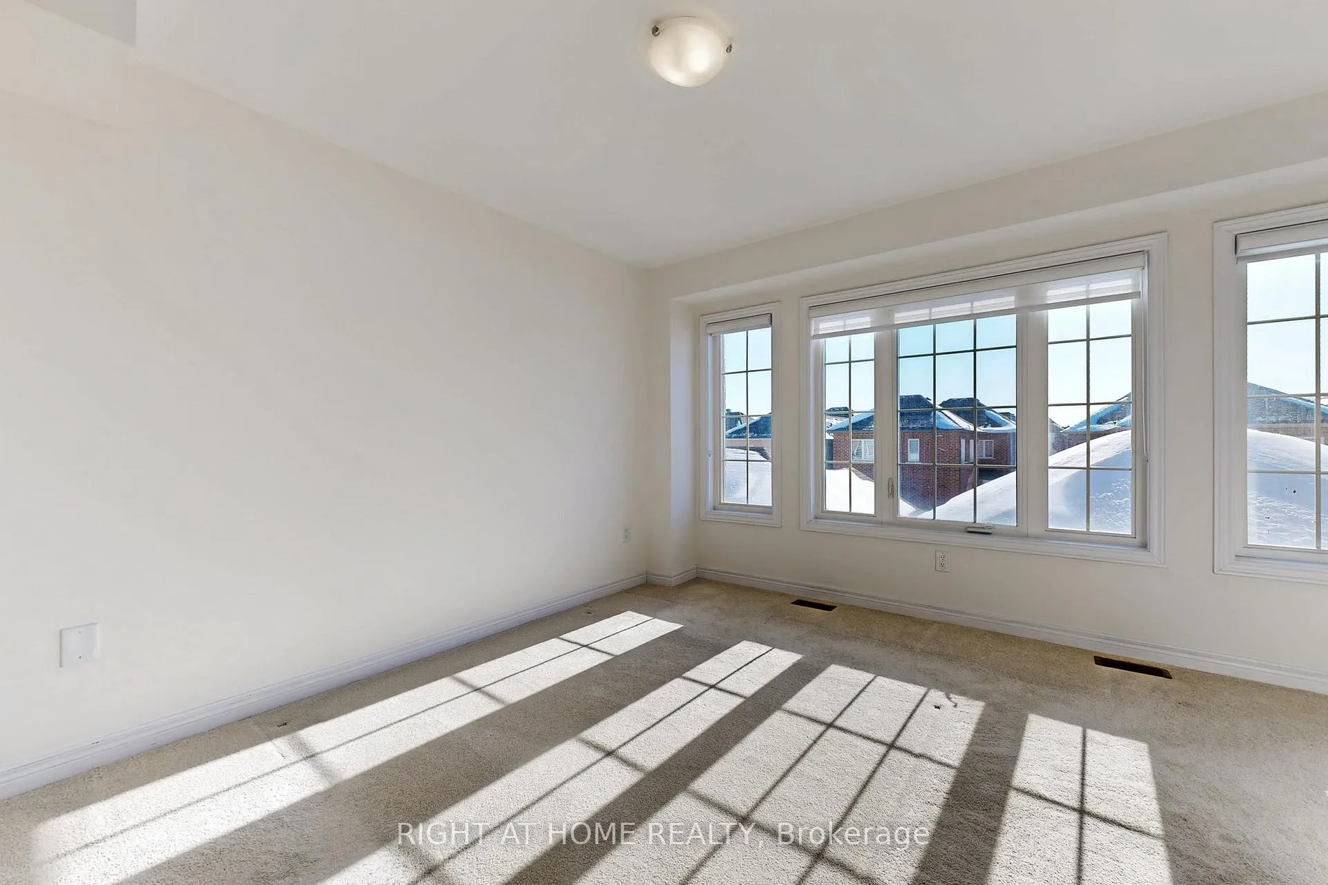 Photo 19 of 553 White's Hill Avenue, Markham, Cornell — HOMEH