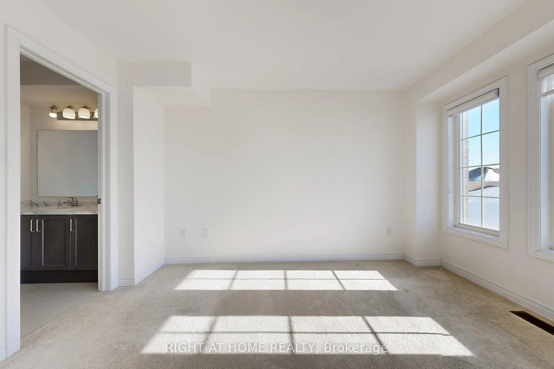 Photo 20 of 553 White's Hill Avenue, Markham, Cornell — HOMEH