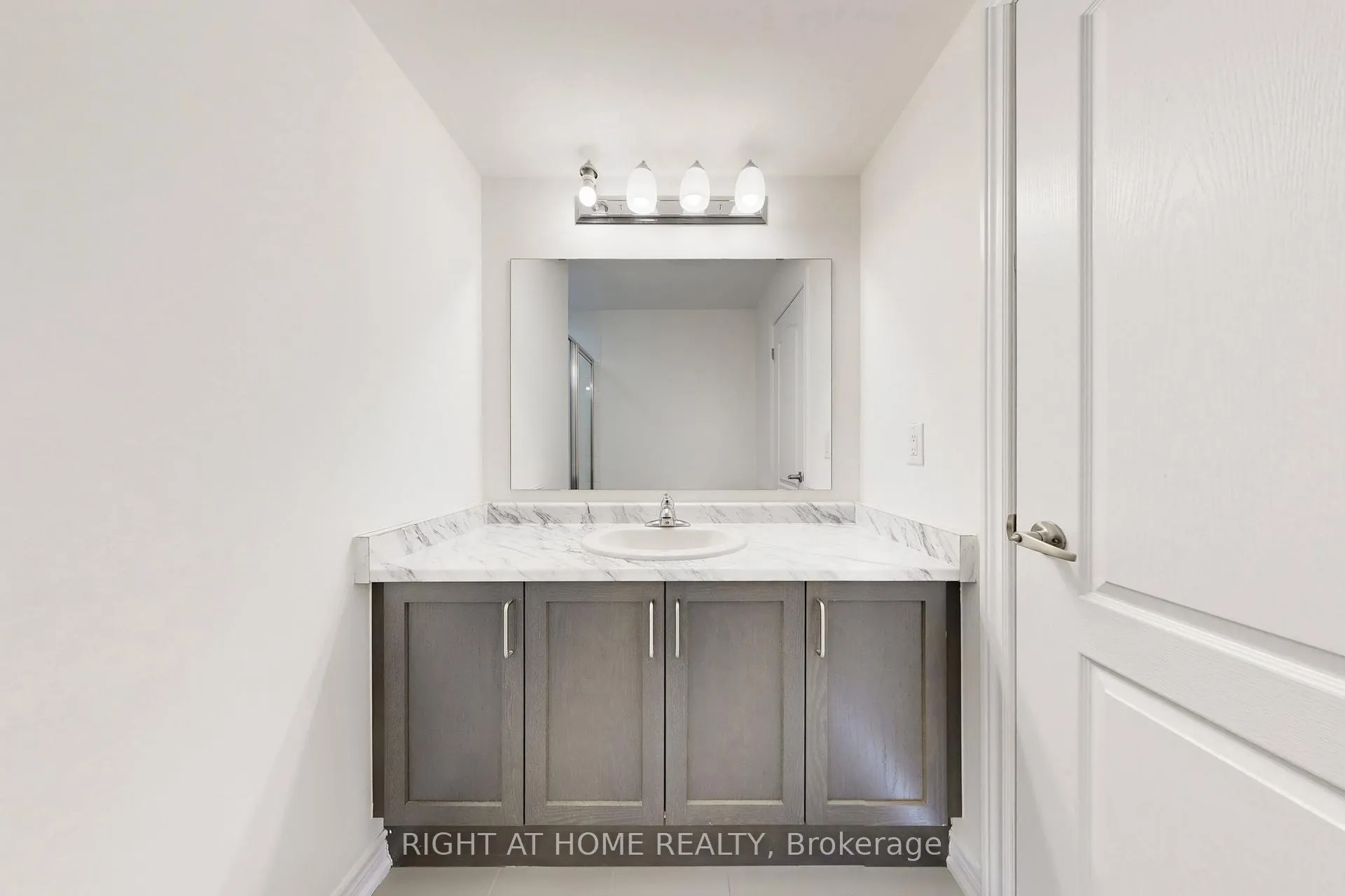 Photo 21 of 553 White's Hill Avenue, Markham, Cornell — HOMEH