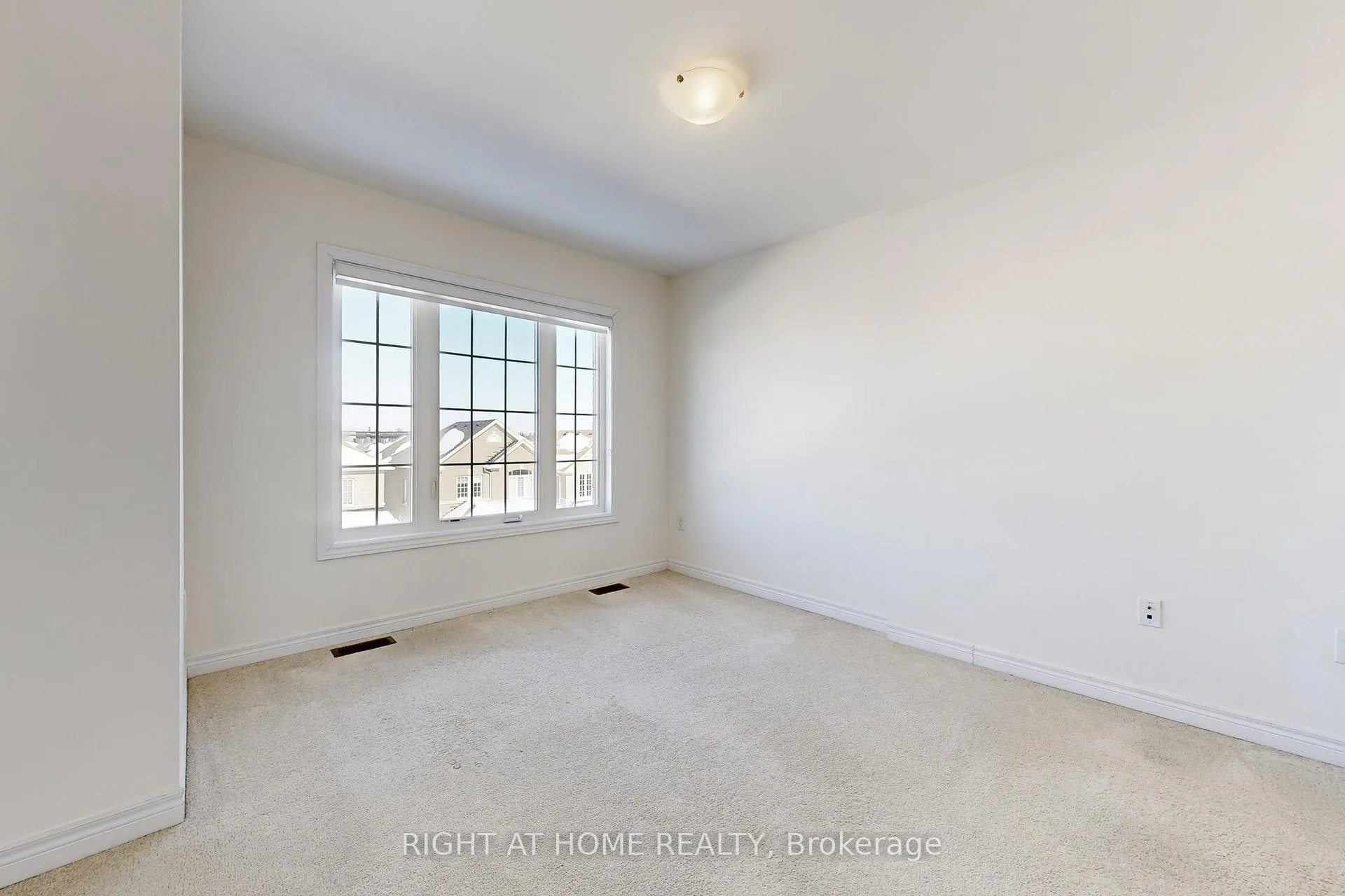Photo 23 of 553 White's Hill Avenue, Markham, Cornell — HOMEH