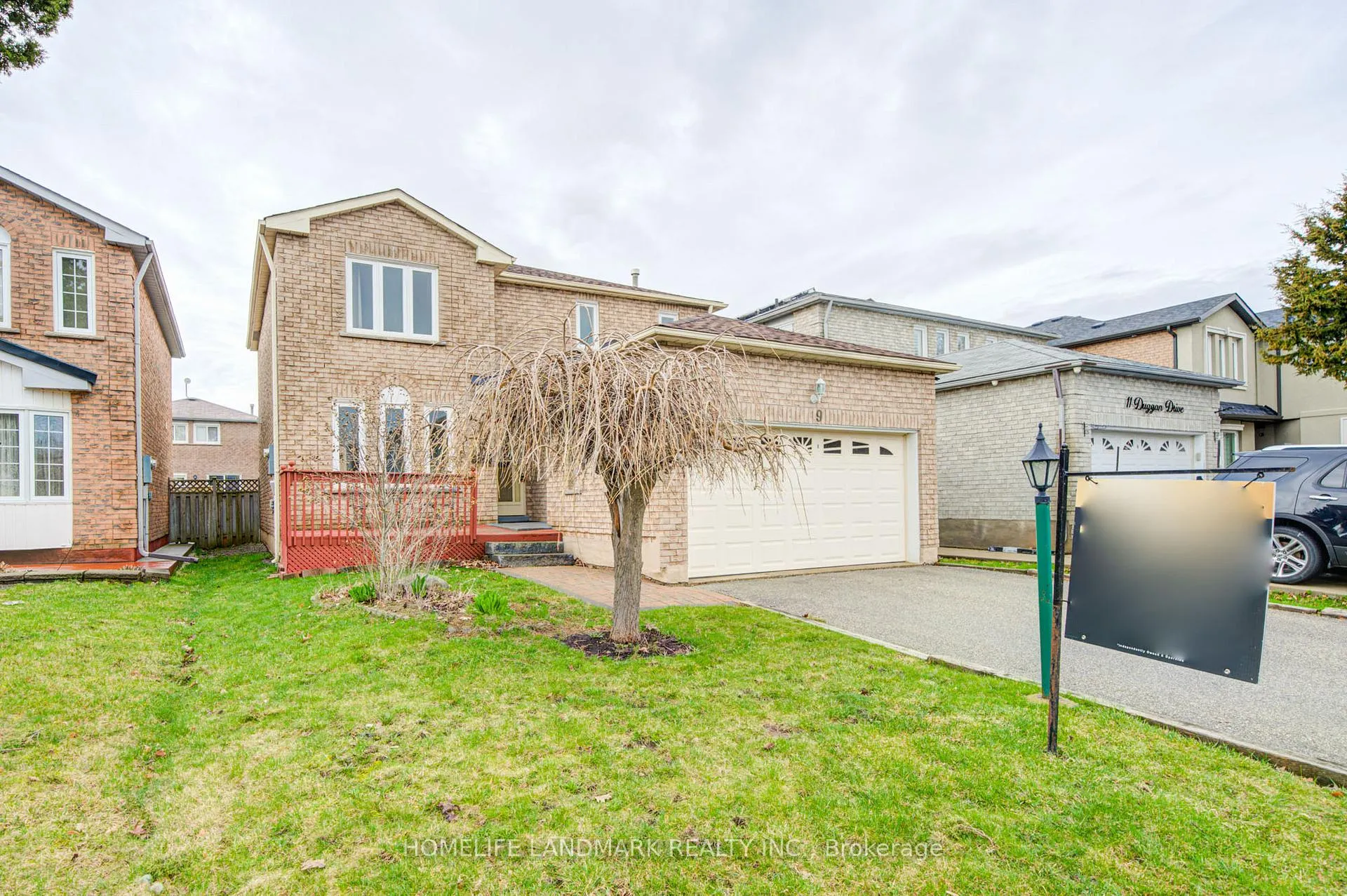 Photo 2 of 9 Duggan Drive, Brampton, Fletcher's West — HOMEH