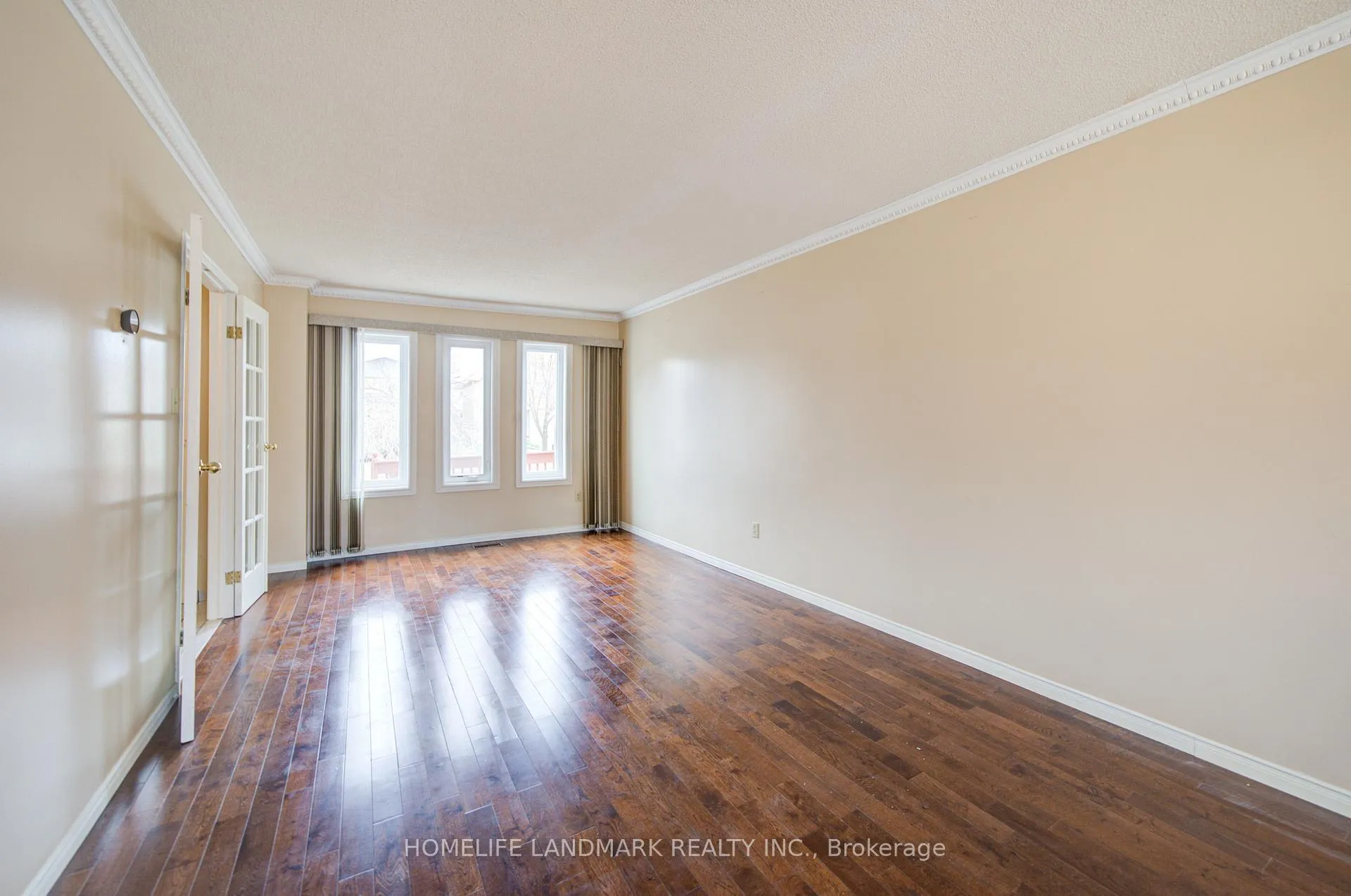 Photo 6 of 9 Duggan Drive, Brampton, Fletcher's West — HOMEH