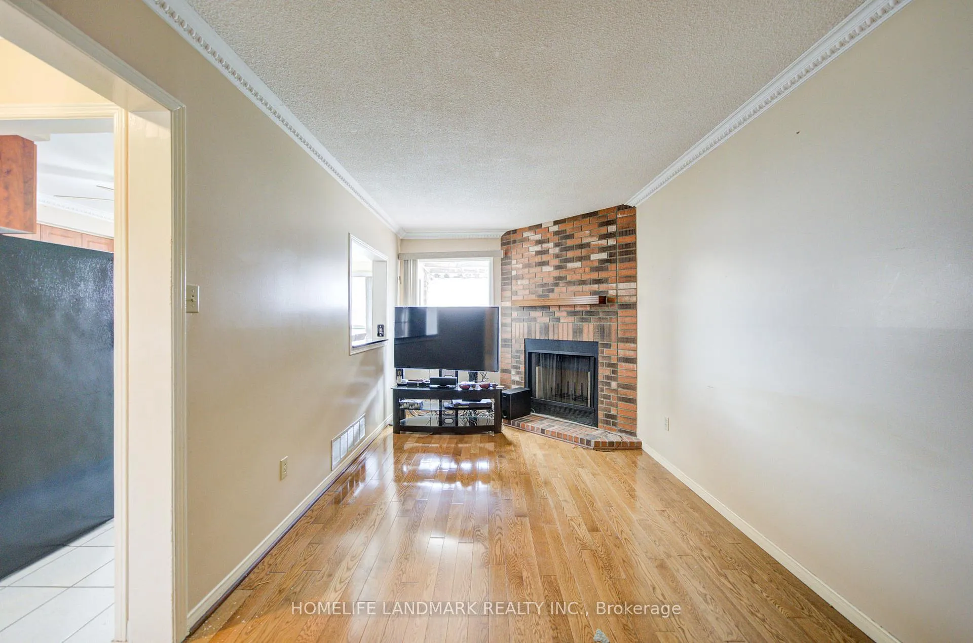 Photo 13 of 9 Duggan Drive, Brampton, Fletcher's West — HOMEH
