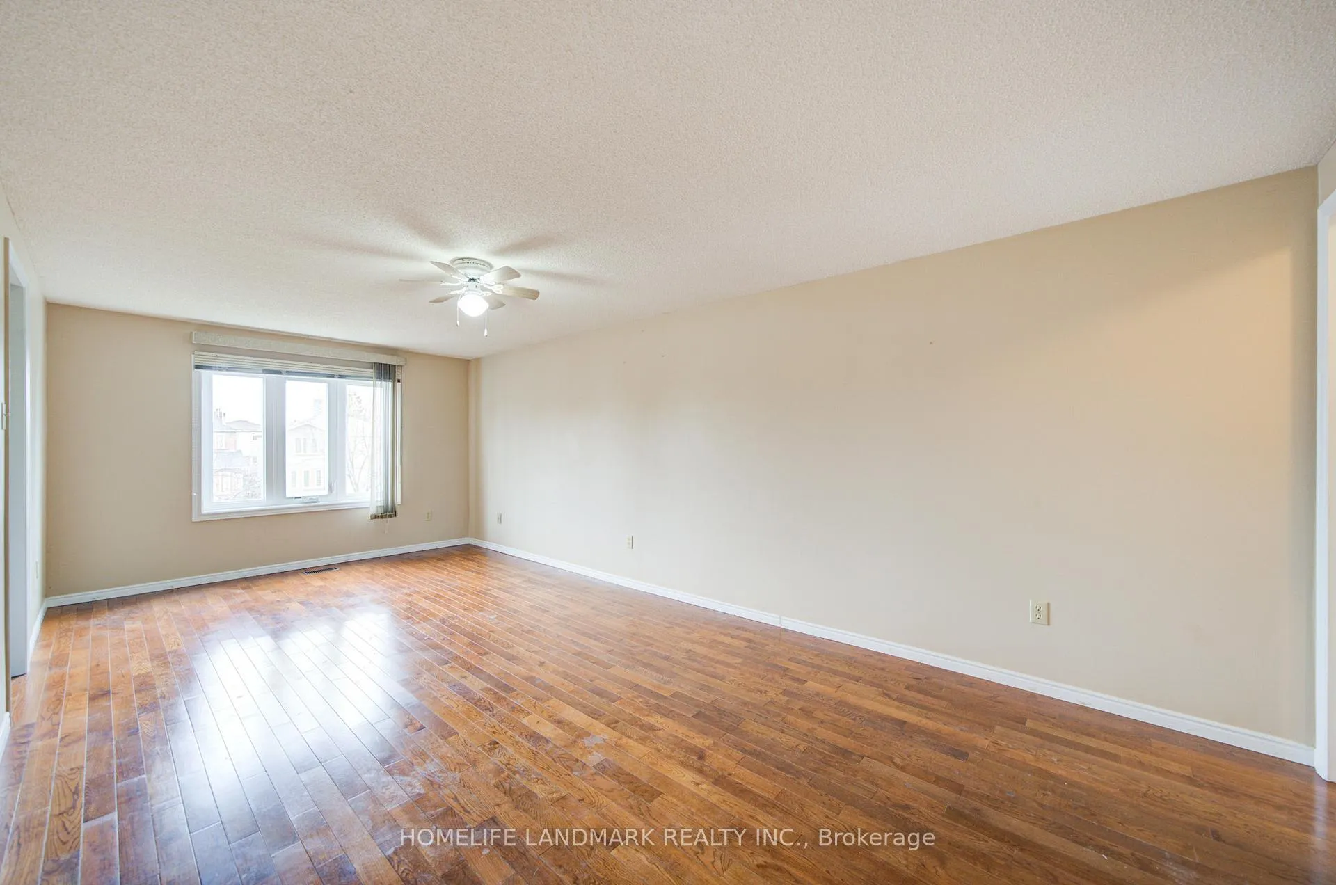 Photo 14 of 9 Duggan Drive, Brampton, Fletcher's West — HOMEH