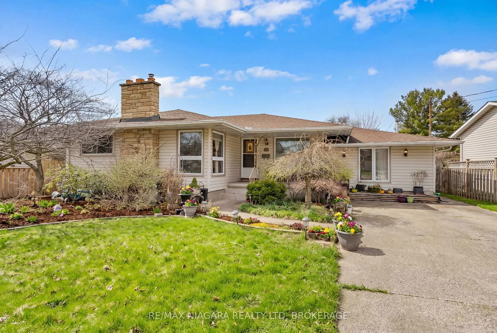 Photo 1 of 125 Windward Street, St. Catharines, Carlton/Bunting — HOMEH