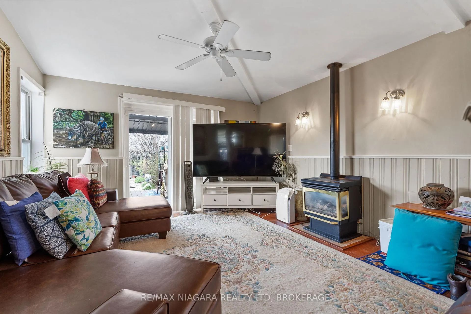 Photo 2 of 125 Windward Street, St. Catharines, Carlton/Bunting — HOMEH