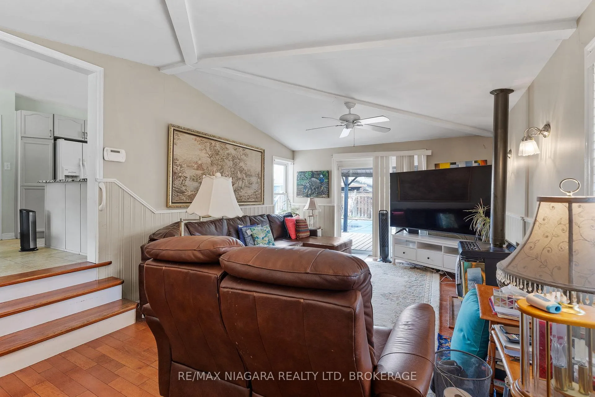 Photo 3 of 125 Windward Street, St. Catharines, Carlton/Bunting — HOMEH
