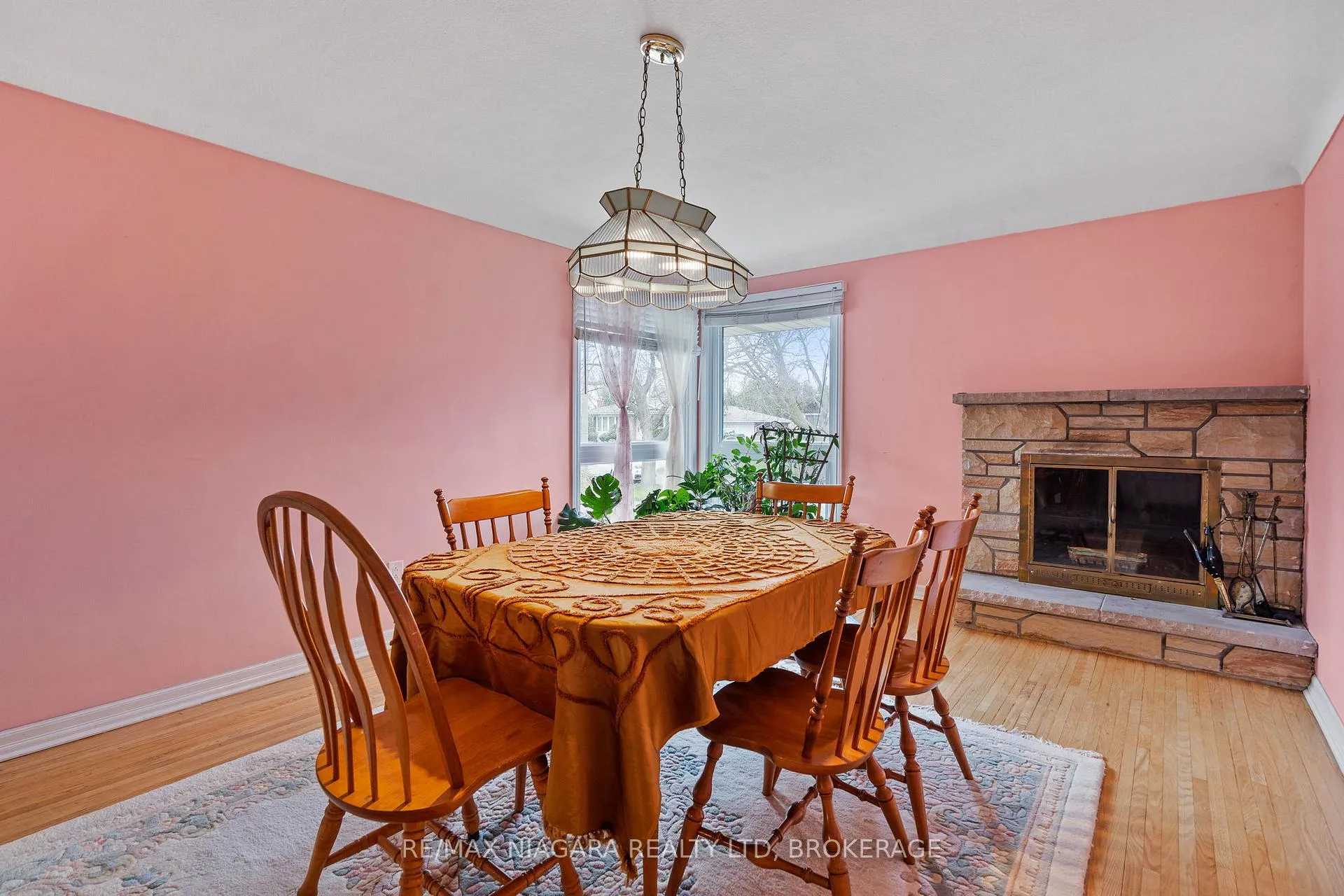 Photo 4 of 125 Windward Street, St. Catharines, Carlton/Bunting — HOMEH