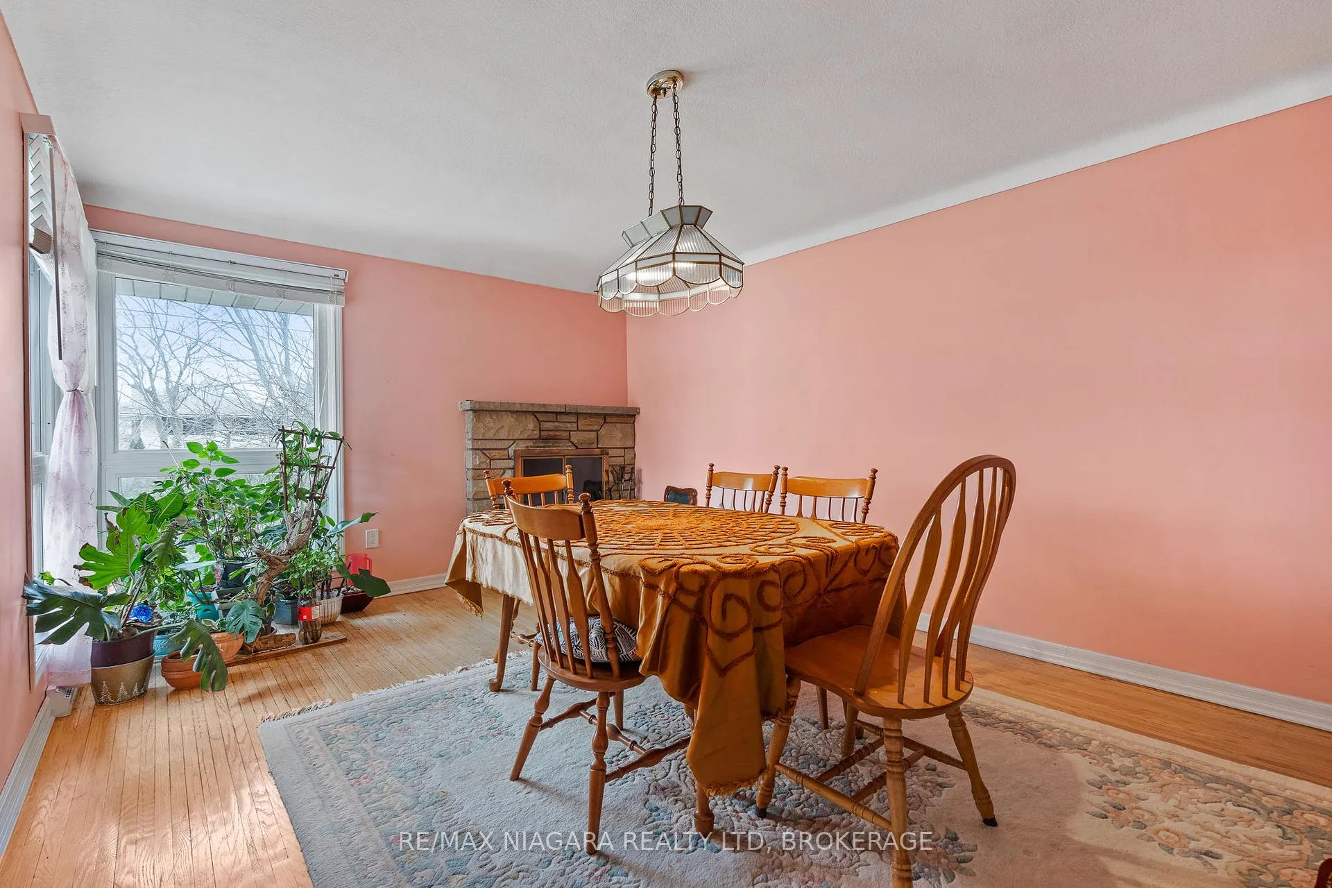 Photo 5 of 125 Windward Street, St. Catharines, Carlton/Bunting — HOMEH