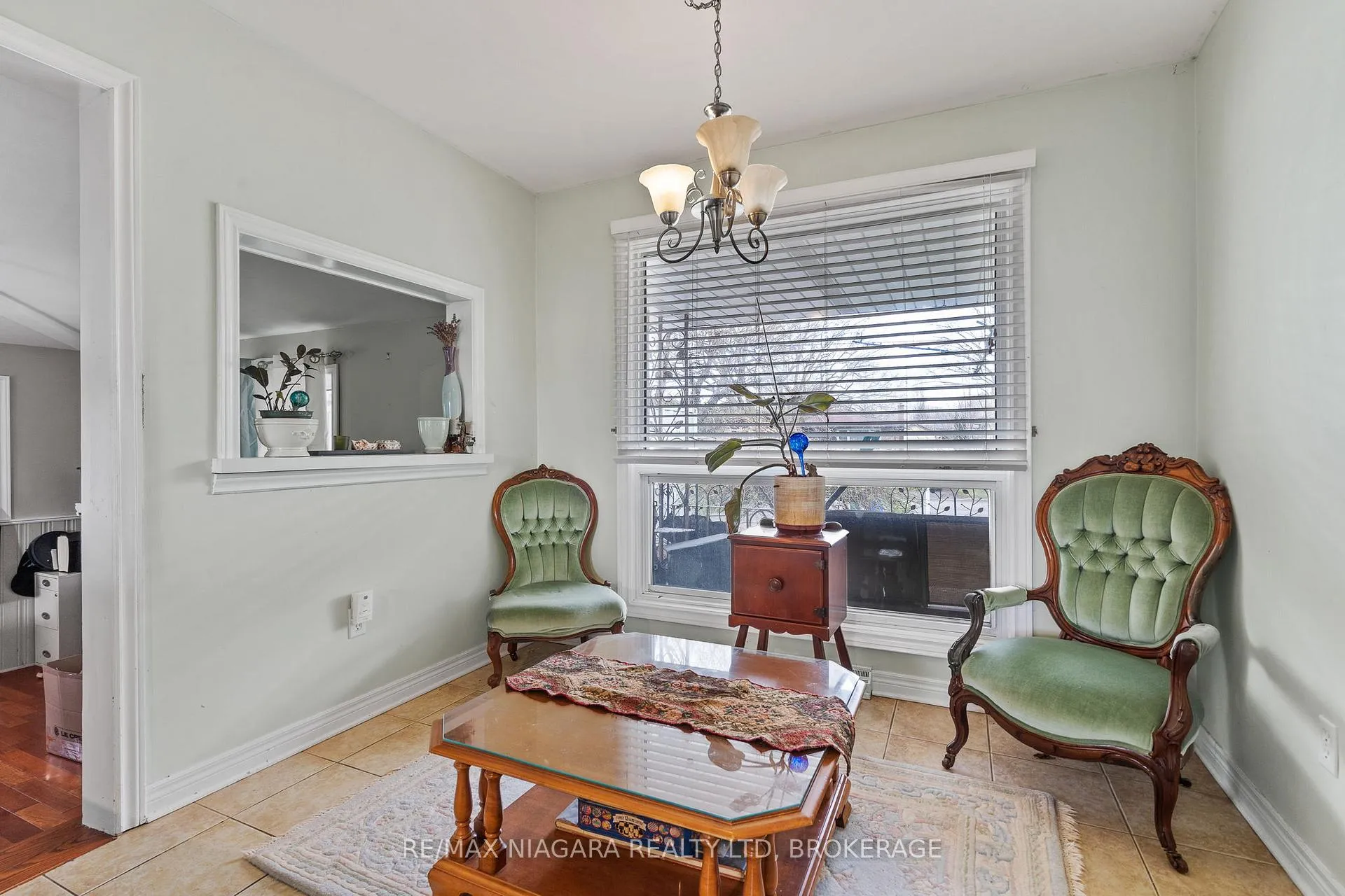 Photo 9 of 125 Windward Street, St. Catharines, Carlton/Bunting — HOMEH