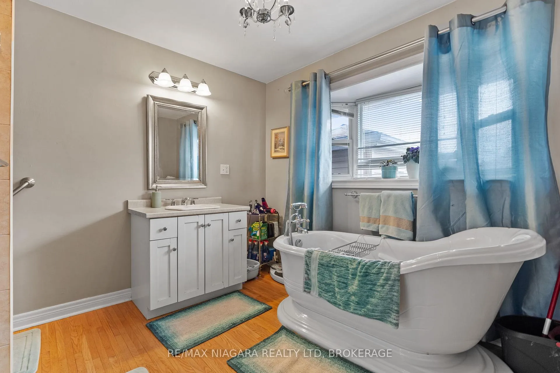 Photo 14 of 125 Windward Street, St. Catharines, Carlton/Bunting — HOMEH