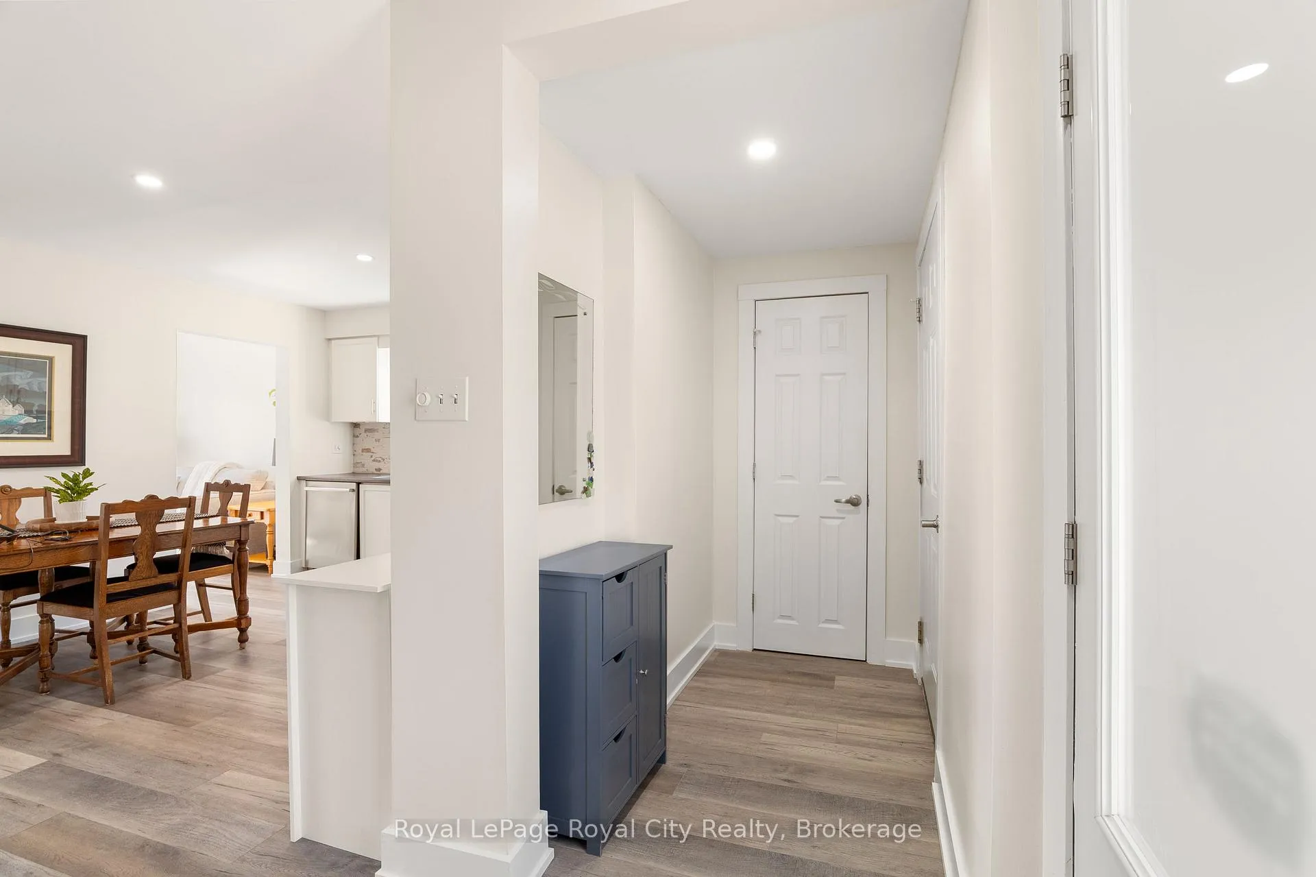 Photo 5 of 22 Thompson Drive, Guelph, Grange Road — HOMEH