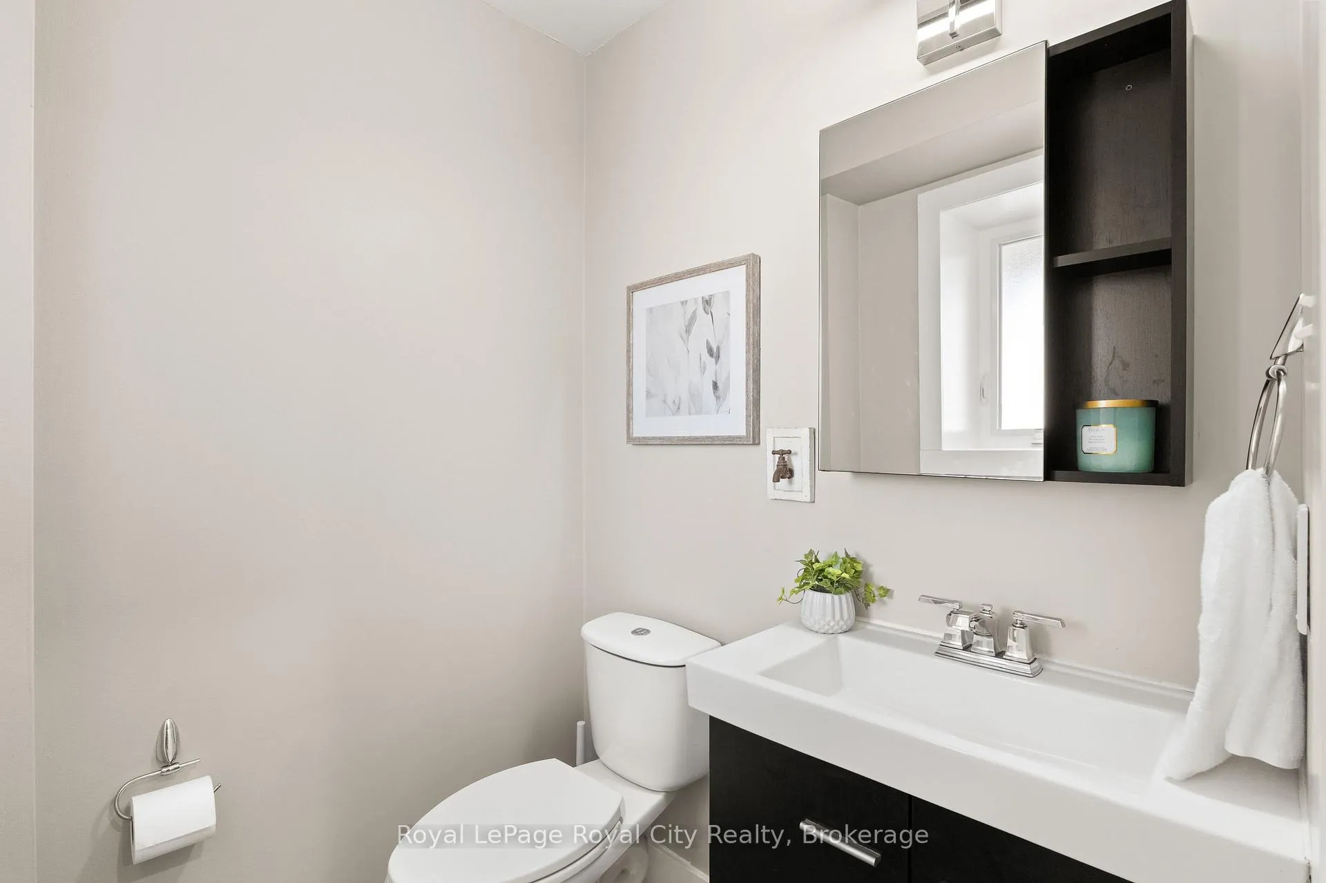 Photo 7 of 22 Thompson Drive, Guelph, Grange Road — HOMEH