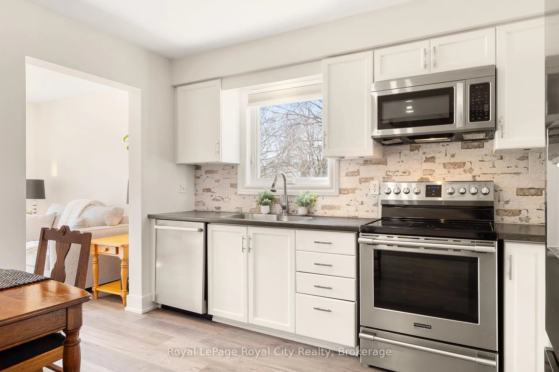 Photo 10 of 22 Thompson Drive, Guelph, Grange Road — HOMEH