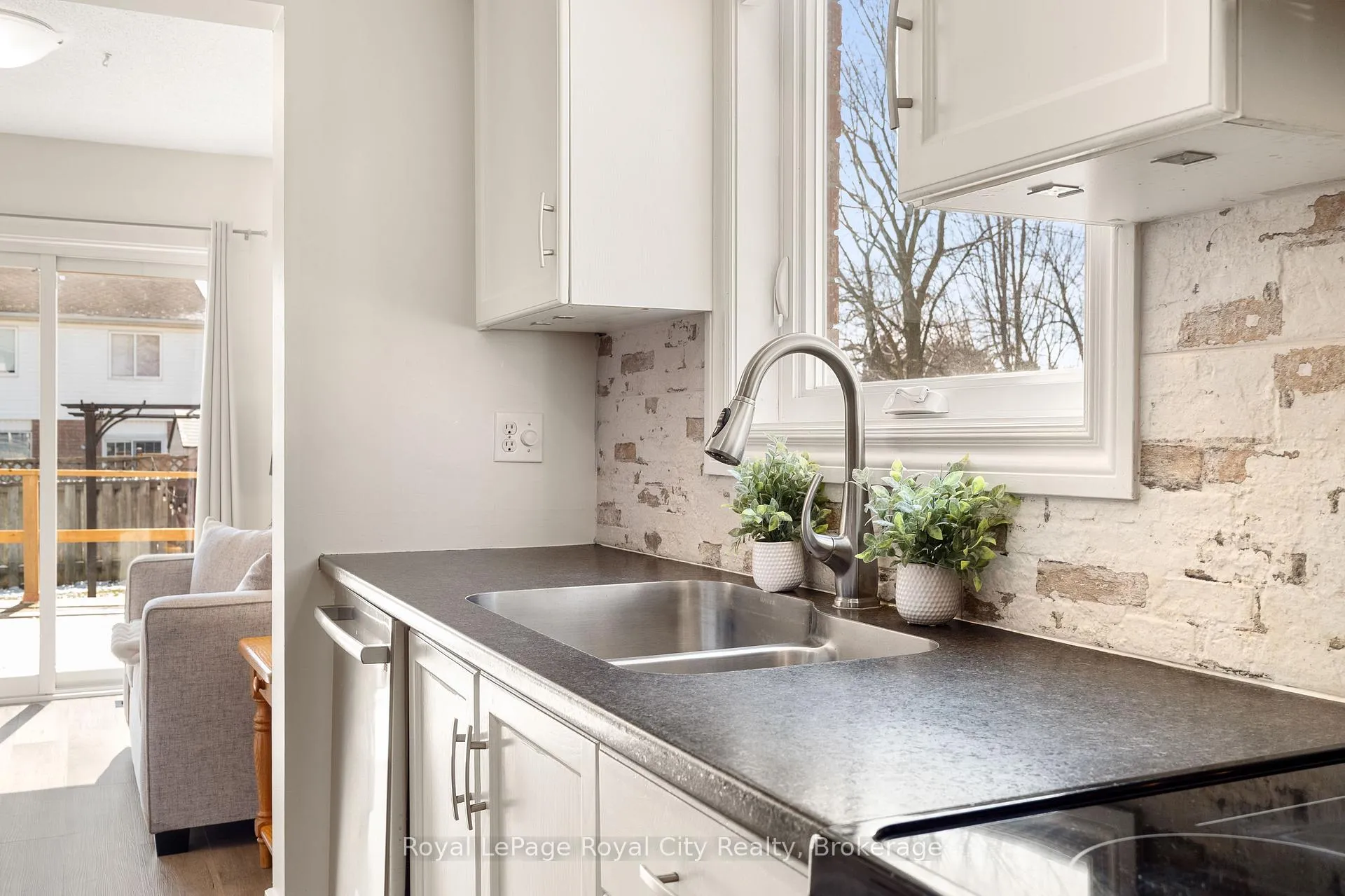 Photo 11 of 22 Thompson Drive, Guelph, Grange Road — HOMEH