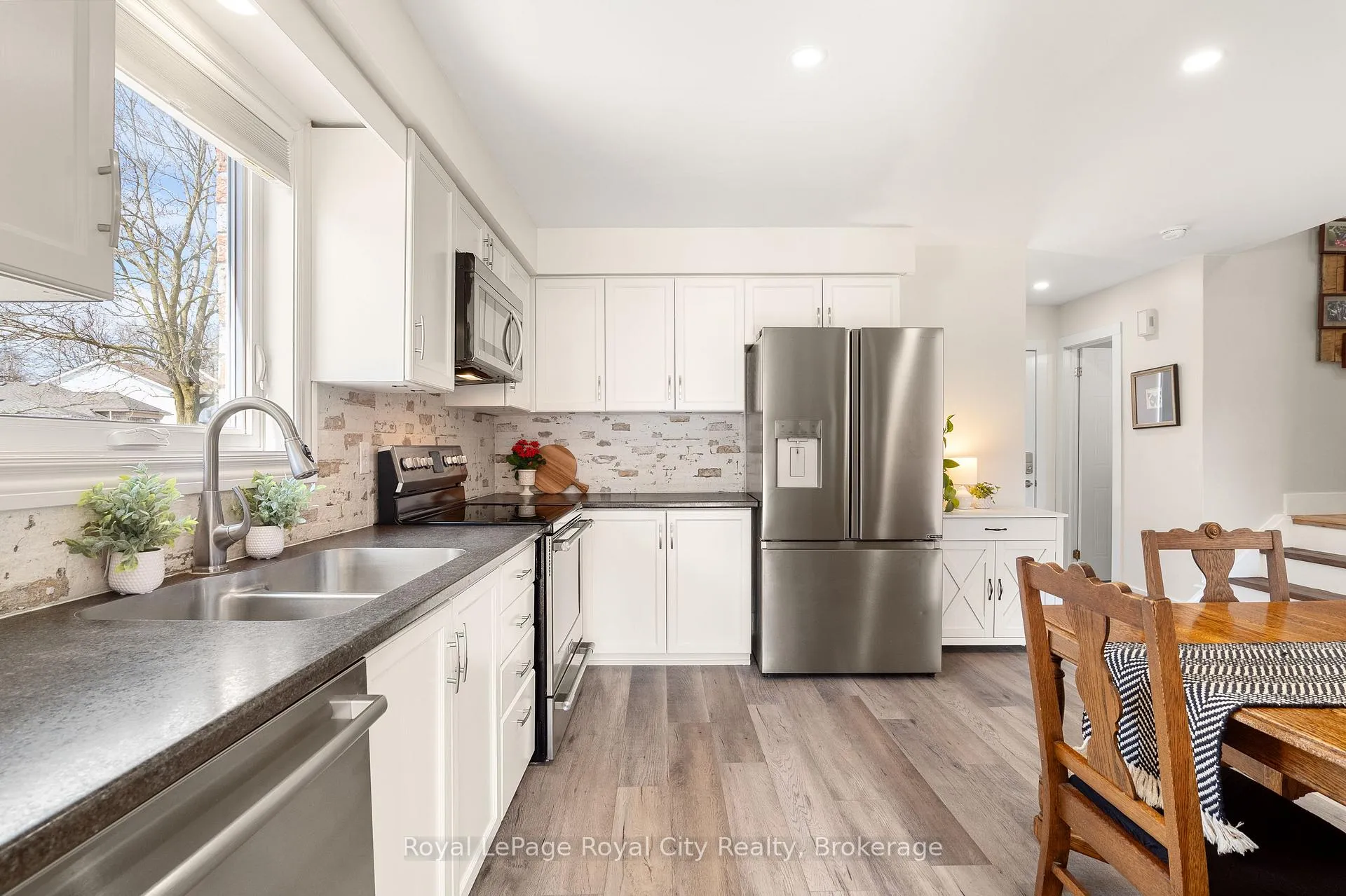 Photo 12 of 22 Thompson Drive, Guelph, Grange Road — HOMEH