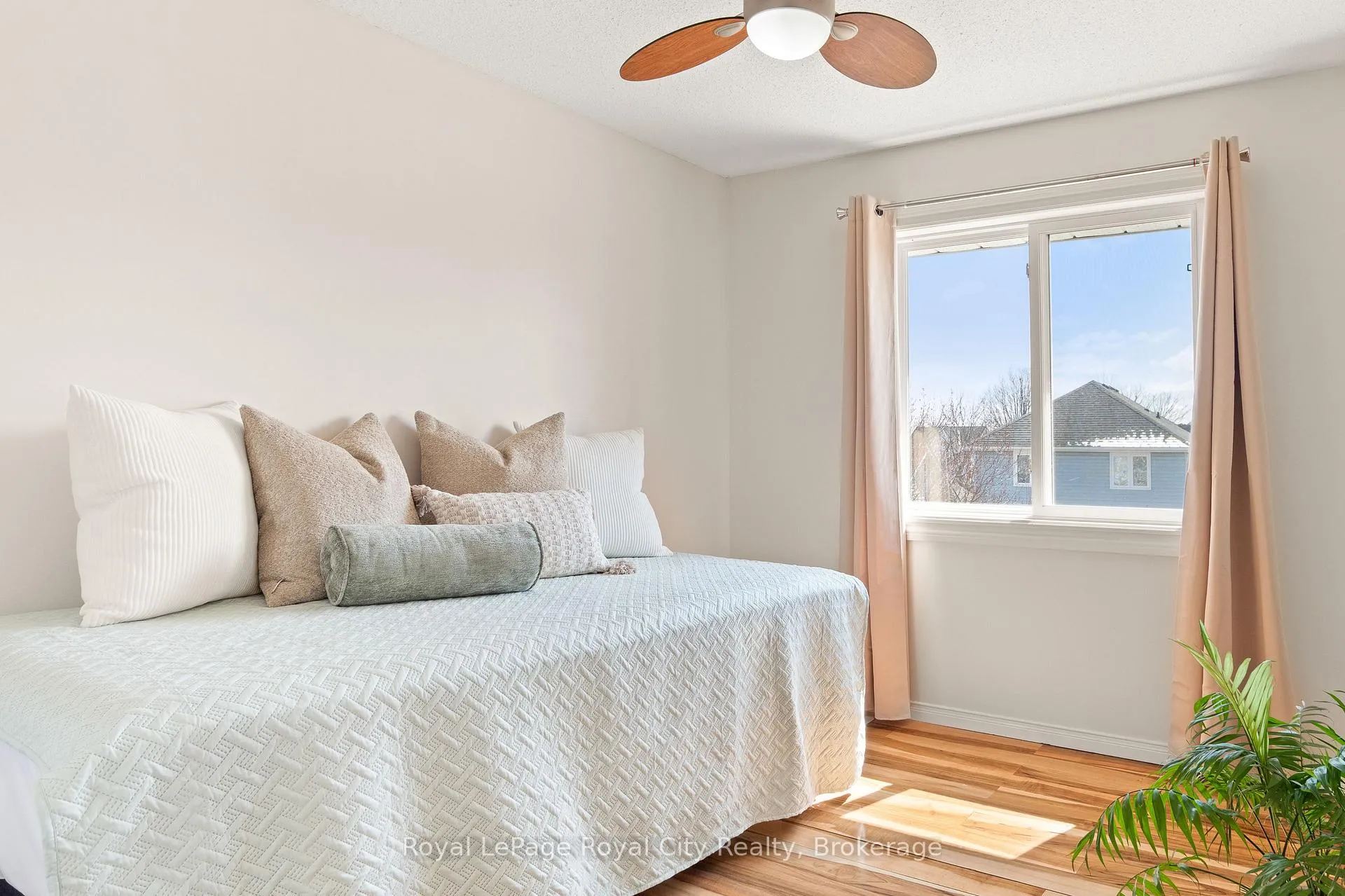 Photo 24 of 22 Thompson Drive, Guelph, Grange Road — HOMEH