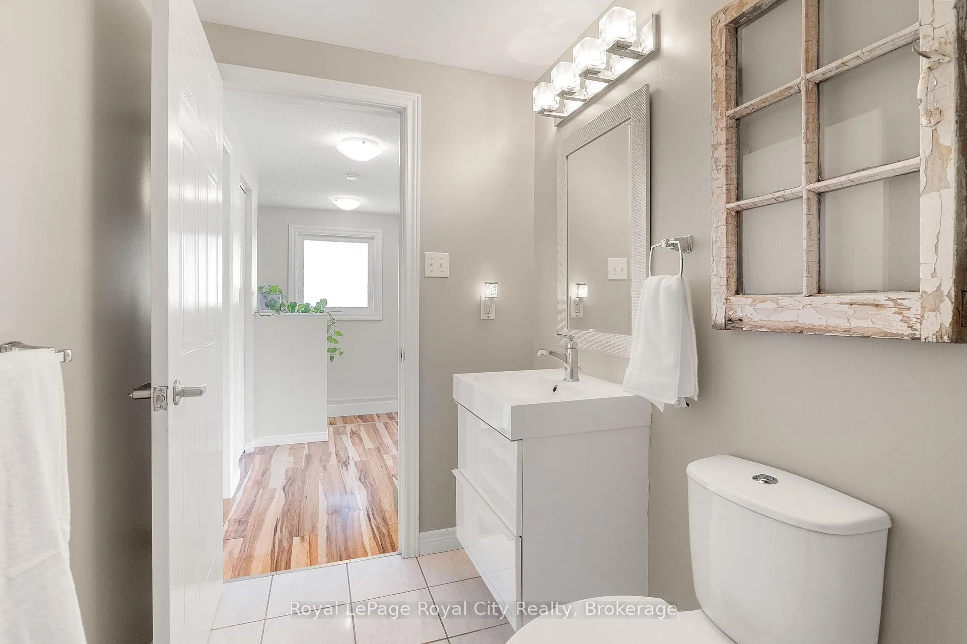 Photo 27 of 22 Thompson Drive, Guelph, Grange Road — HOMEH