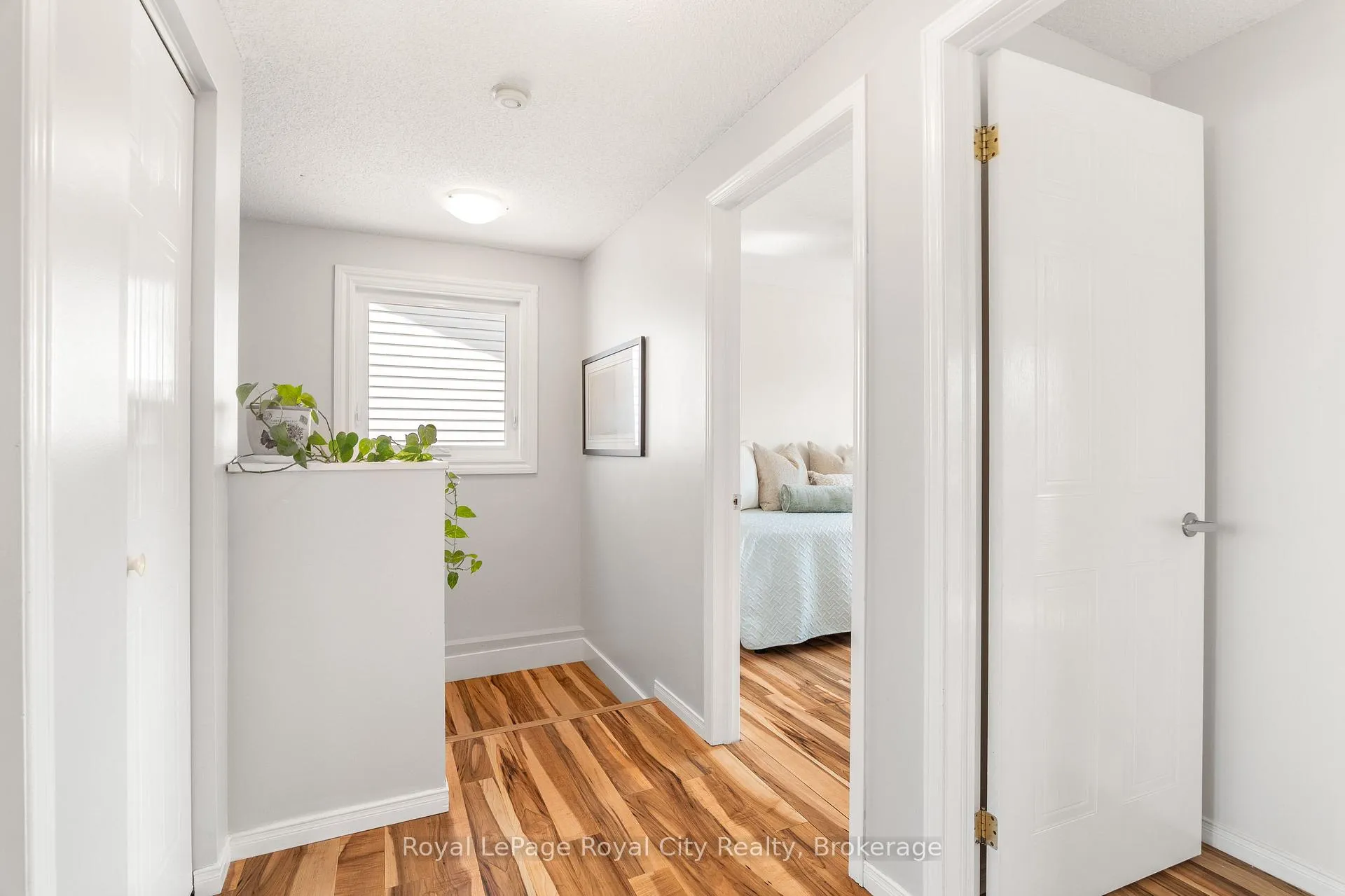 Photo 28 of 22 Thompson Drive, Guelph, Grange Road — HOMEH