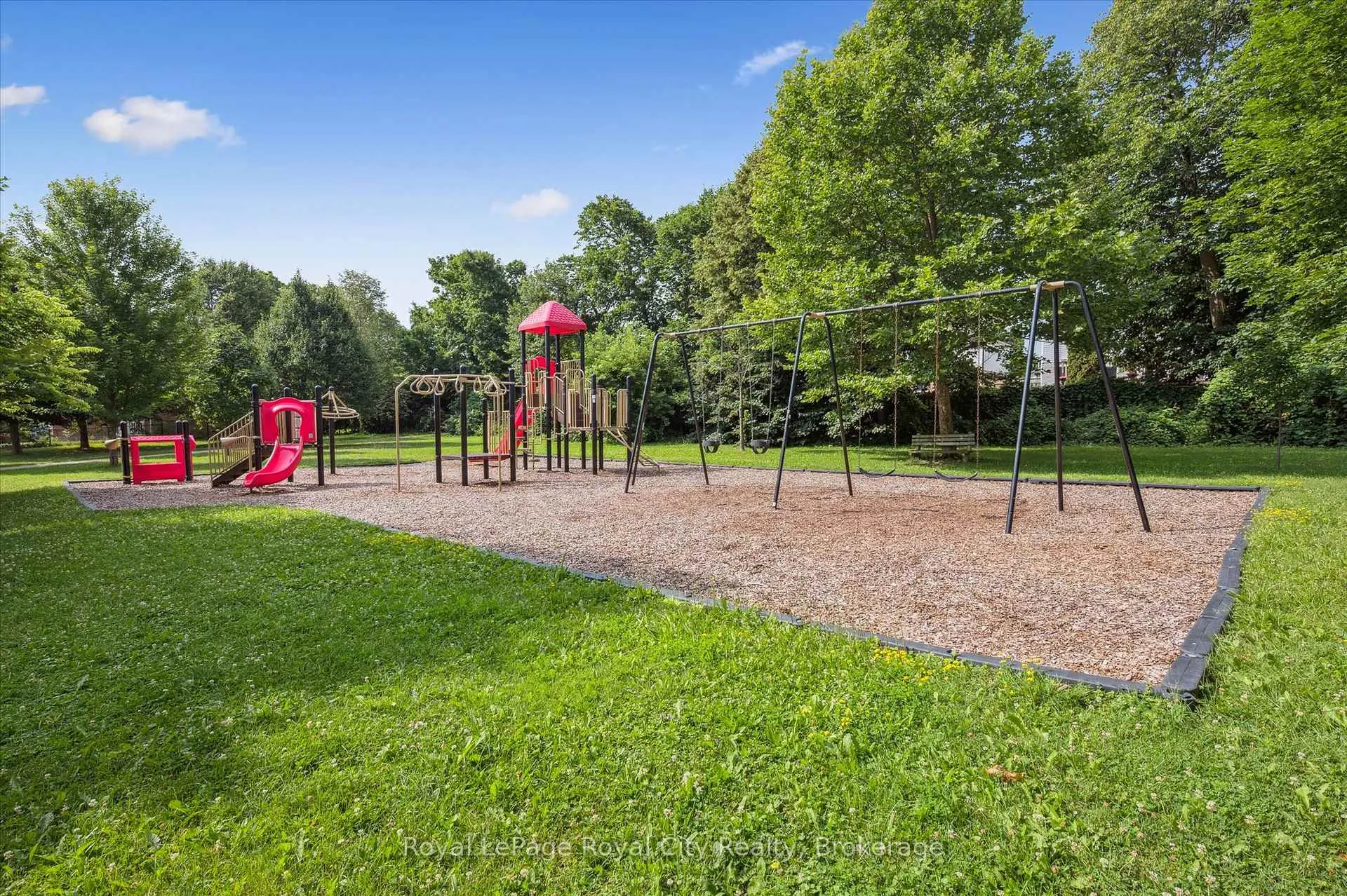 Photo 40 of 22 Thompson Drive, Guelph, Grange Road — HOMEH