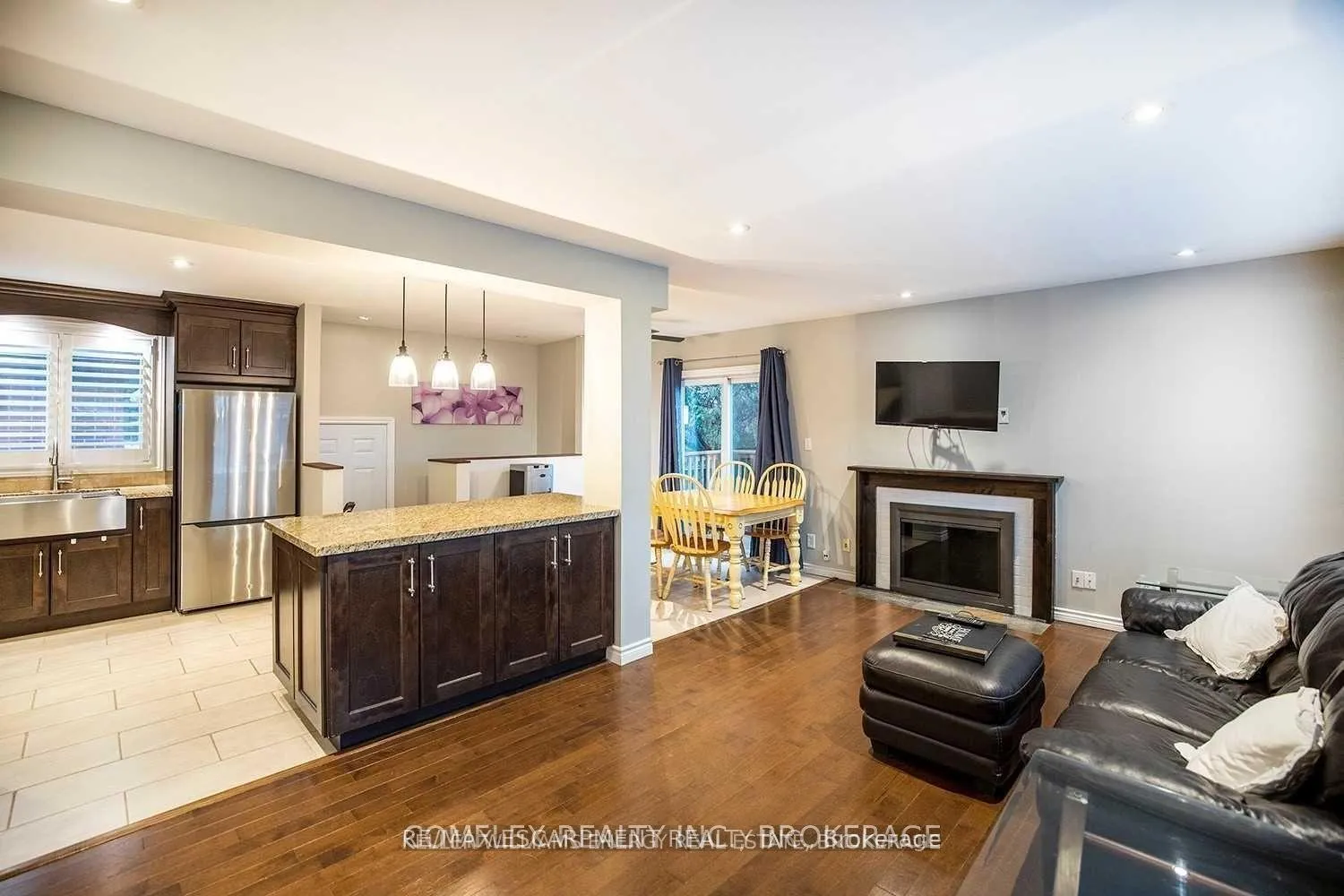 Photo 2 of 488 Beurling Avenue, Oshawa, McLaughlin — HOMEH